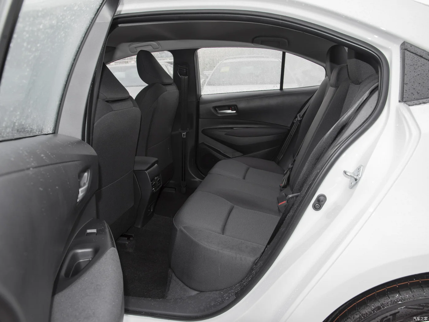 Седан бензиновый автомобиль T-o-taya Levin 1.5L CVT Enterprise Edition хорошее качество и низкая цена автомобиля