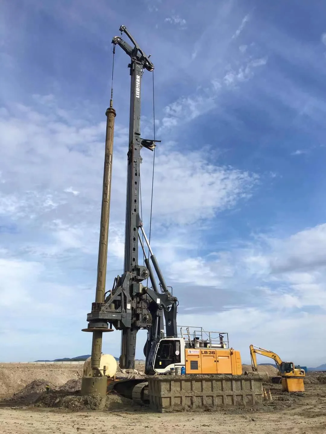 With disc spring and welded reinforcement ring for hard soil for Libherr LB32 rotary drilling rig, Interlocking  kelly bar