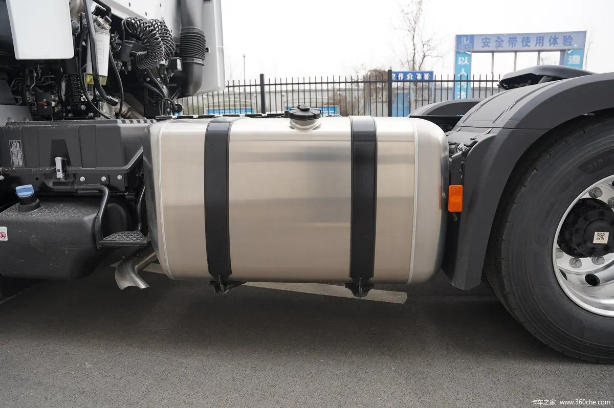 used B en-z tractor trucks actros 6x4 10 Wheel Truck New Diesel Engine Used B en-z Truck