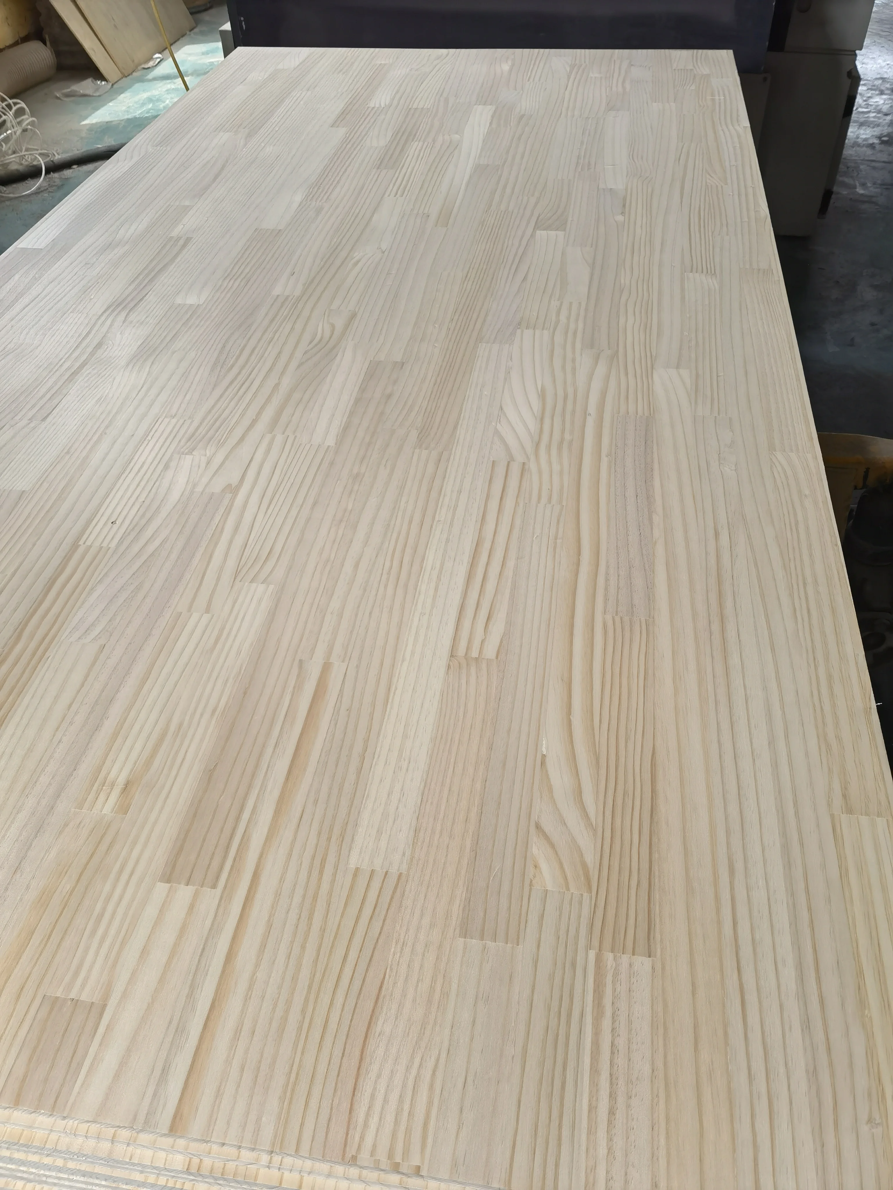 New Zealand Radiate Pine Solid Wood FJ Finger Joint Board Square Wood