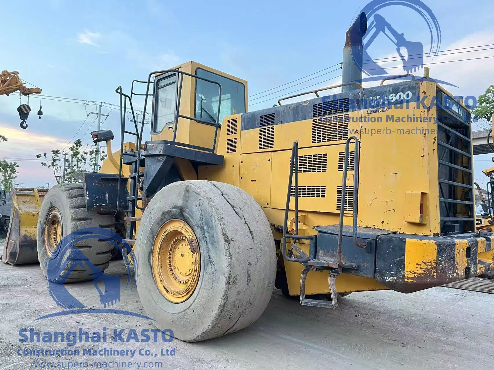 12ton heavy earth-moving payloader Komatsu WA600-3 on stock, Japan made original WA600-3 WA600-6 front end loader in Shanghai