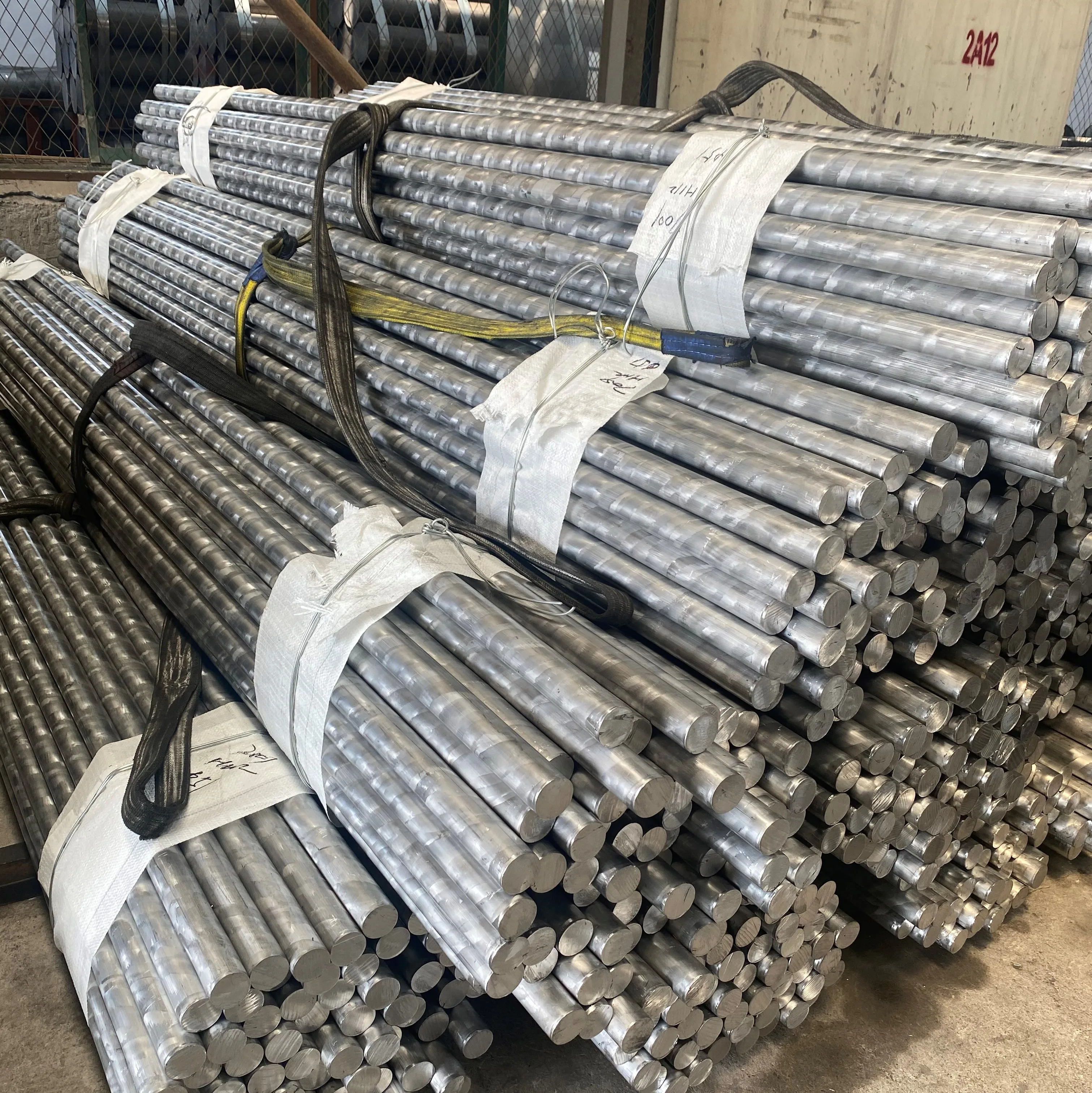 Высококачественный плоский/круглый стержень из экструдированного алюминия 2017/2014/2024