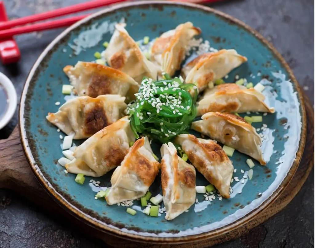 Замороженные приготовленные японские вегетарианские овощные пельмени Gyoza