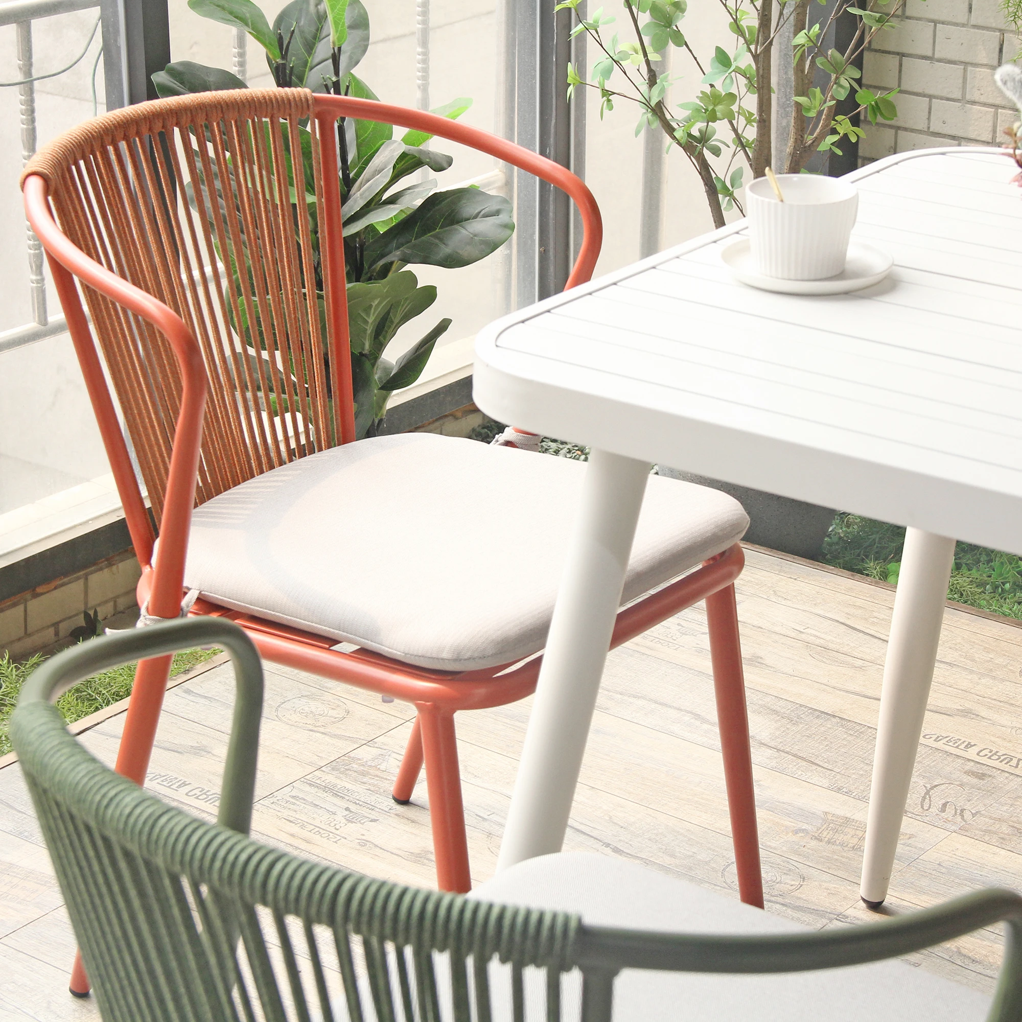 Винтажные стулья из ротанга в промышленном стиле с металлической алюминиевой рамой и плетеными веревками и подлокотниками, кресла, обеденные стулья, стулья для ресторана