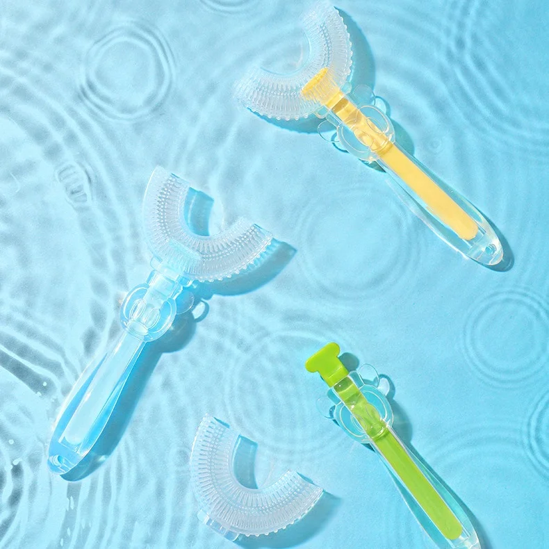 Eco Friendly Baby Bear Shape BPA Free Cleaning Toothbrush 360 Degree U-Shaped Soft Silicone Baby Toothbrush
