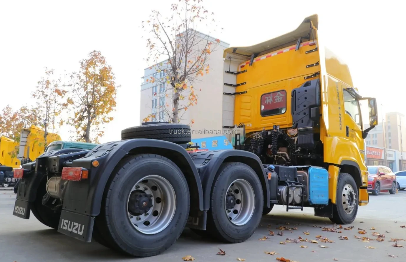 SINOTRUK HOWO JAC FAW ISUZU GIGA HIGH CAB 6x4  tractor head tractor trucks for sale