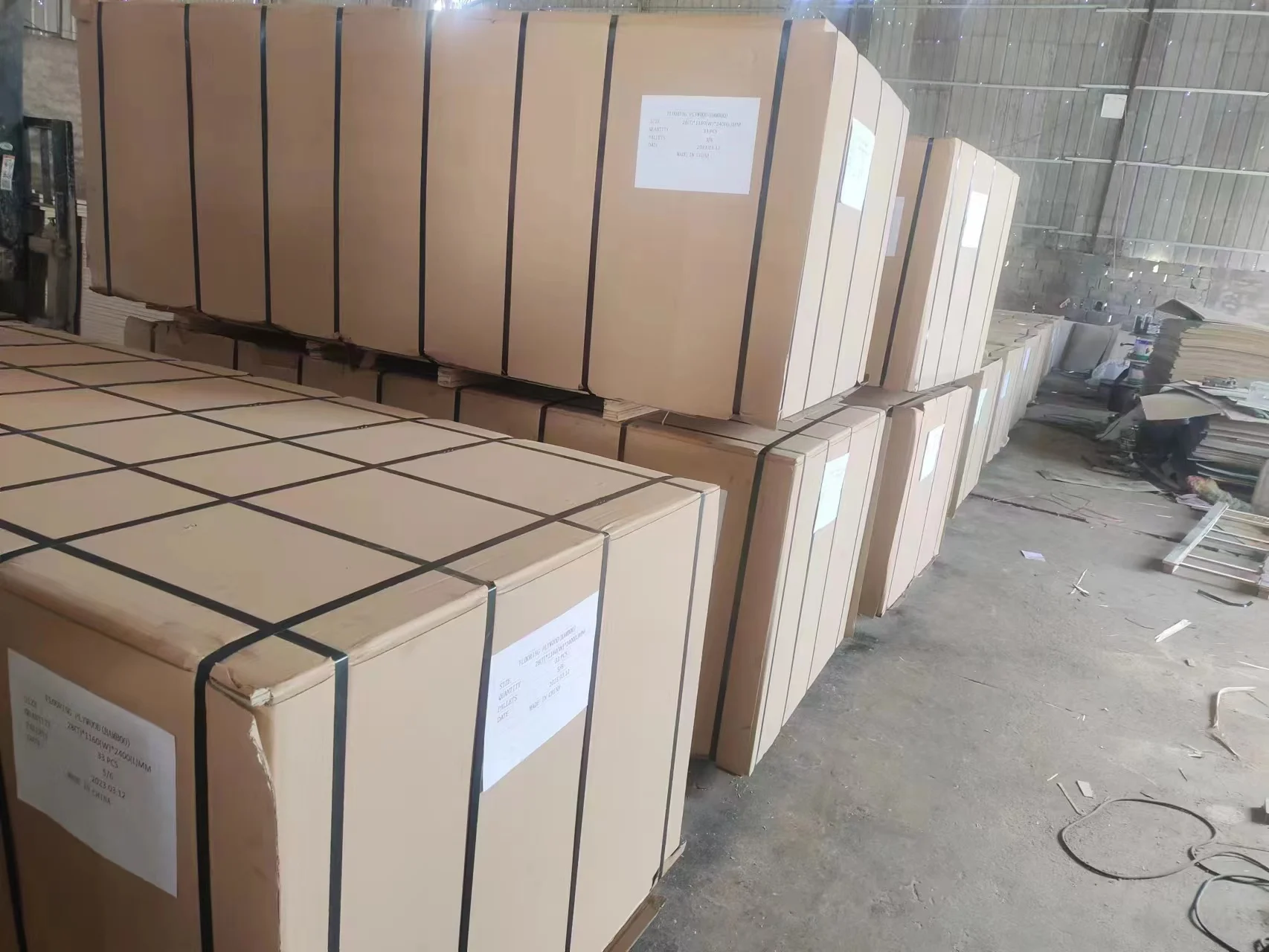 Whole sale 4x8 28mm thickness Marine Container Floor Plywood Wood Floor Dry Cargo Shipping Container Flooring