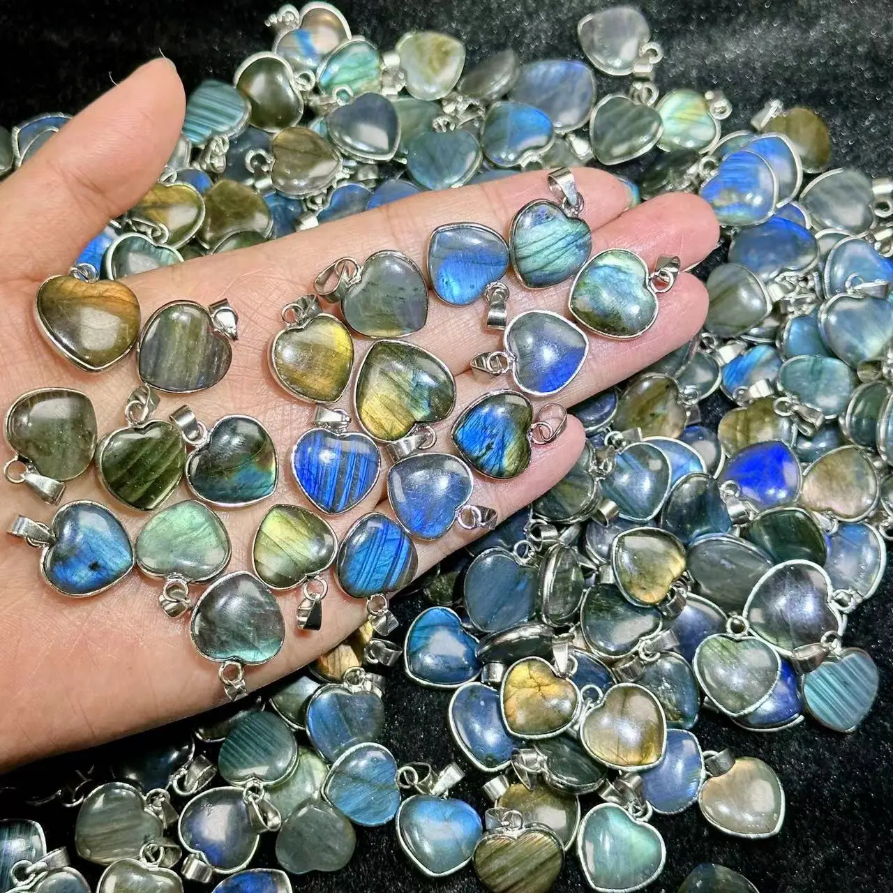 Nice Flash High Quality Labradorite Heart Pendant Small size Natural Crystal Carving Heart pendant For Gift necklace