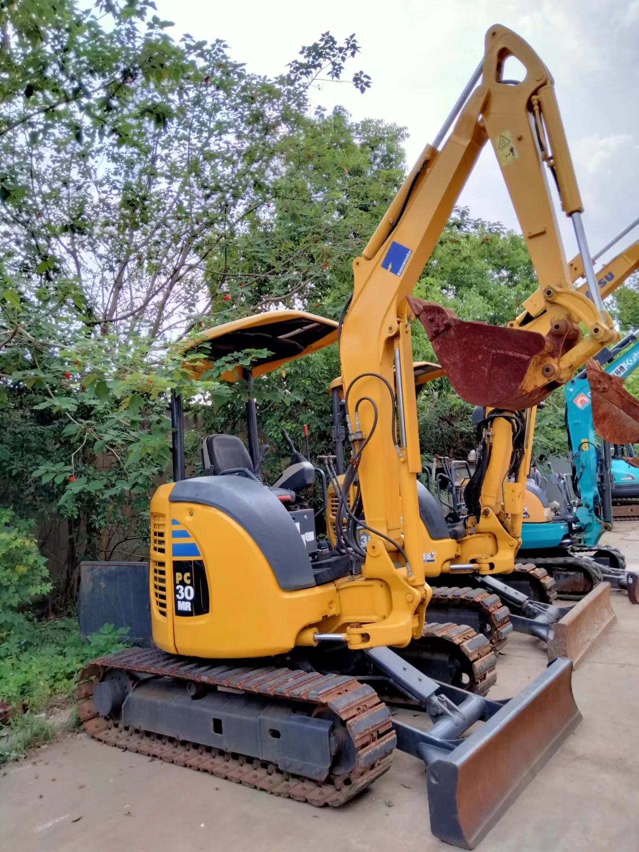 mini digger Buy sell door walking pc30 backhoe excavator 3 ton old sale excav machine price cheap smallest mini tractor