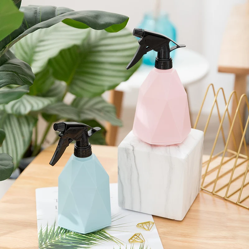 RUIPU 600ML Capacity Garden plant plastic empty manual pressure refillable water trigger spray bottles