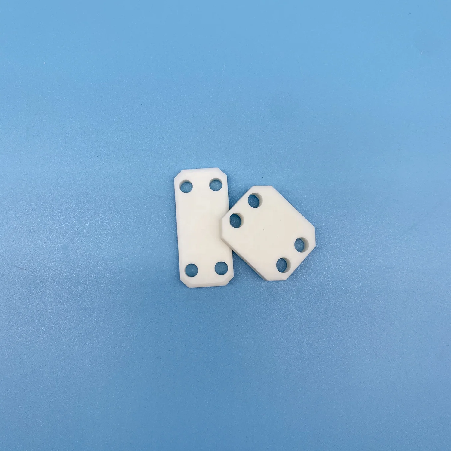 Customized 95%/99% Insulation Alumina Al2O3 Ceramic Plate