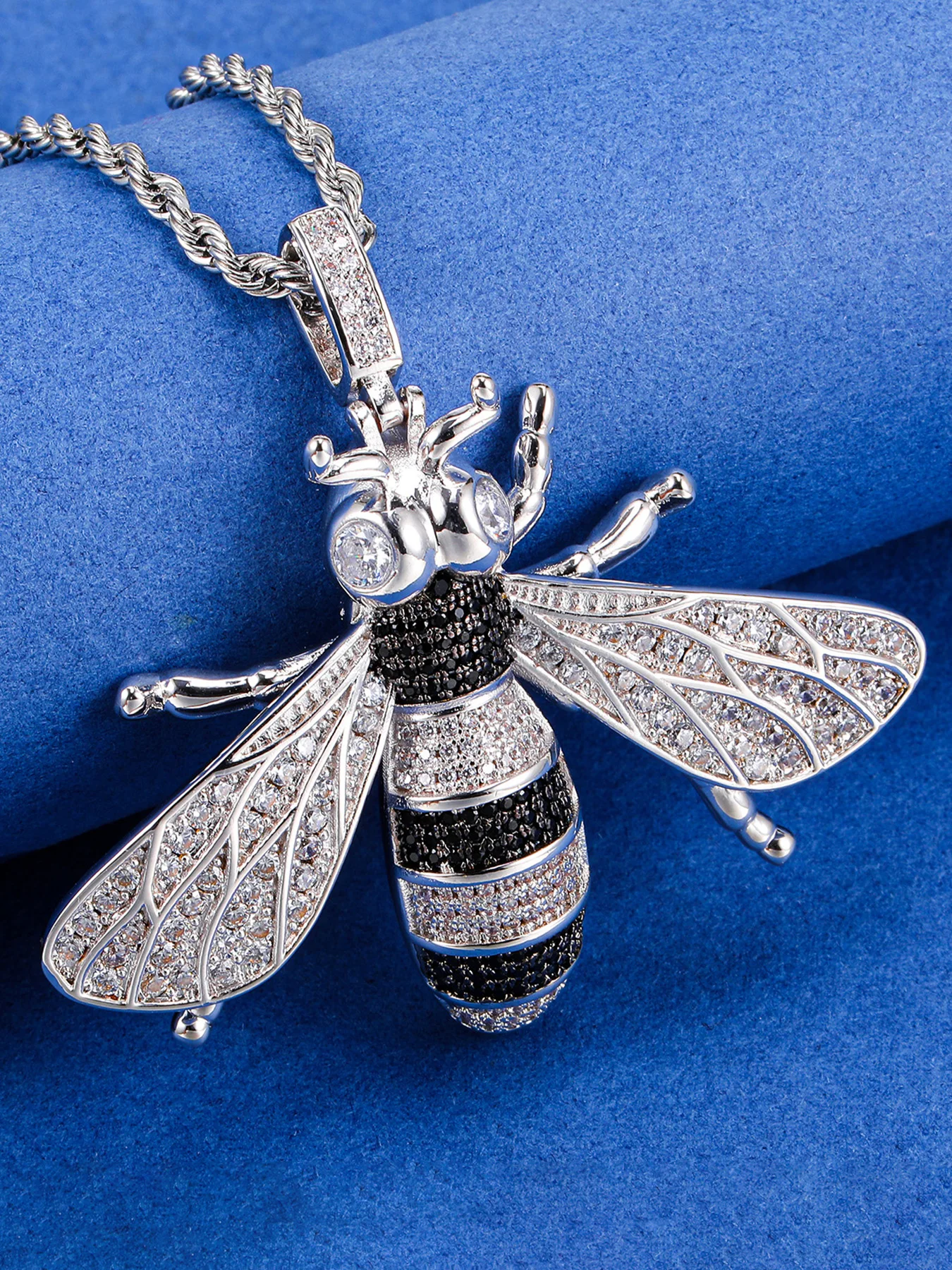 DE Shiny Fashion Stylish Hiphop Jewelry Iced Striking Animal Zircon Brass Bumblebee Pendant Necklace