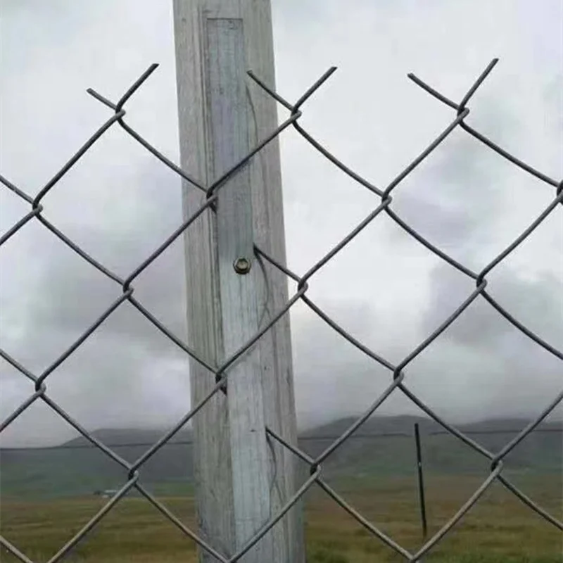 3mm wire 2 inch diamond hole Cyclone wire fence design Galvanized Chain link fence wire mesh rolls