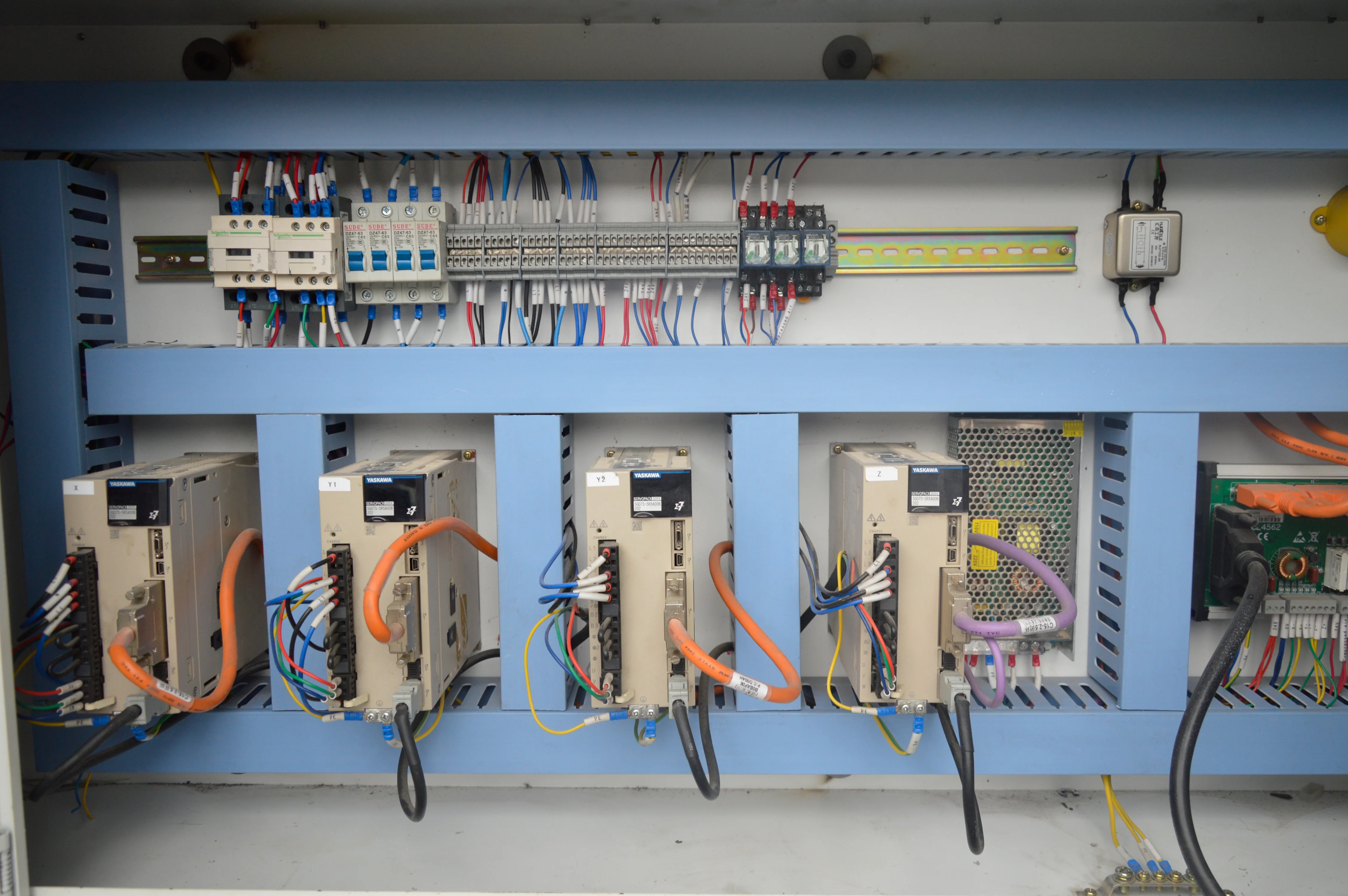 2021 Горячая распродажа! Высокоэффективная 4000W волоконная лазерная резка листов машина с обменным скользящим столом