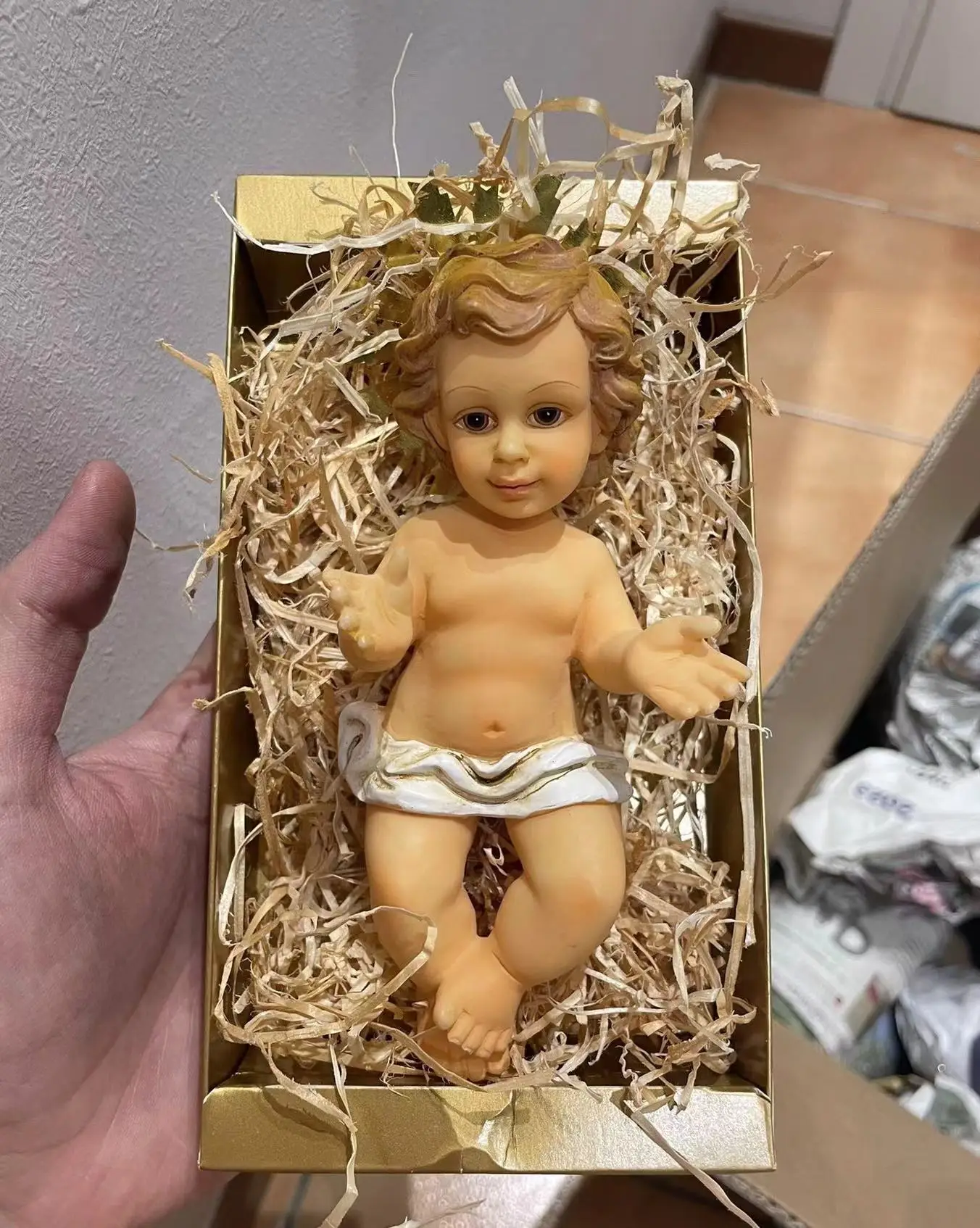 Рождественские статуи из смолы, Иисус Христос в кроватке, знаменитая краска, Иисус, ребенок
