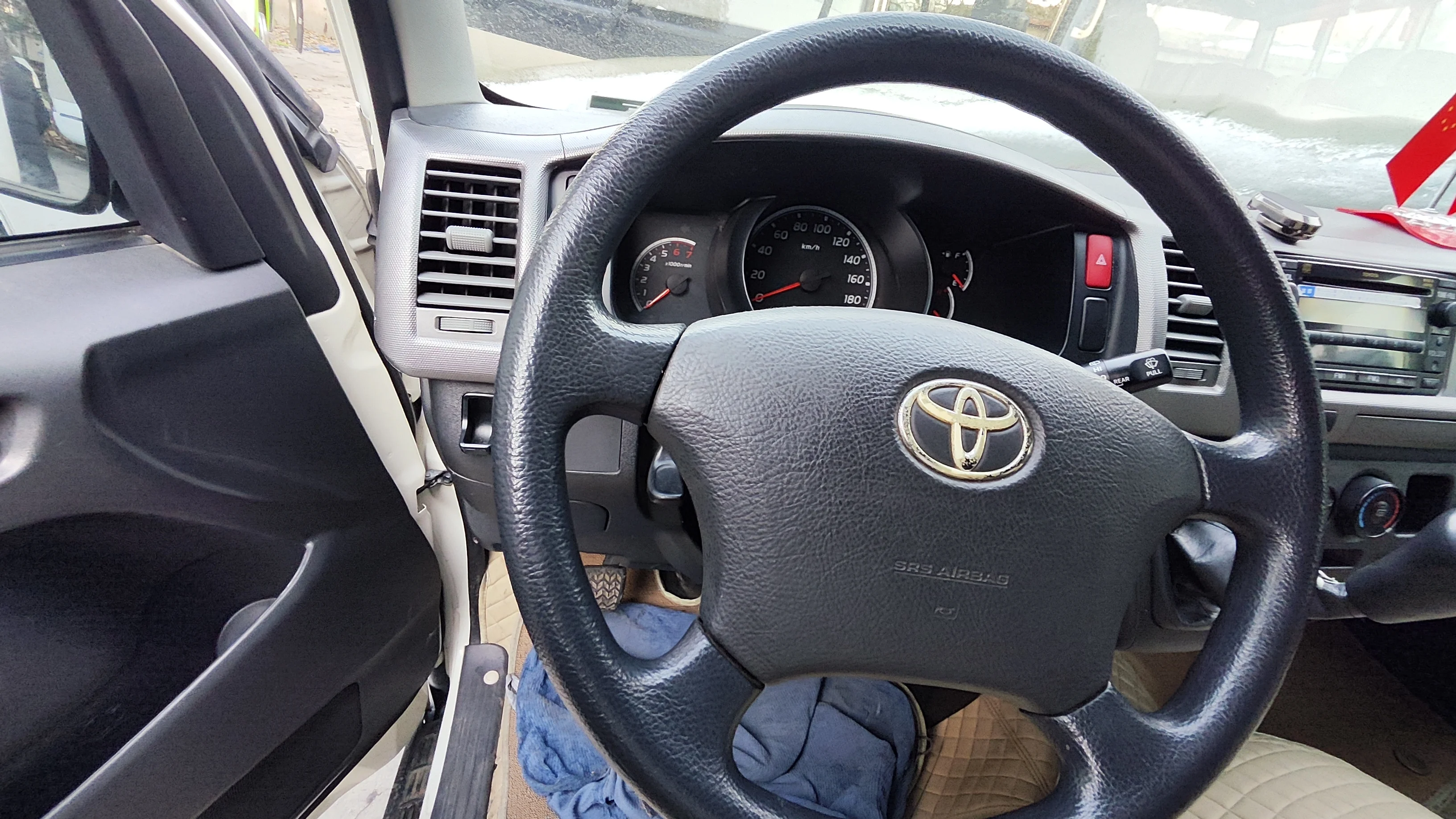 Cheap price used  Mini Bus 16 Seats Used Buses Gasoline Mini Van for Toyota Hiace bus