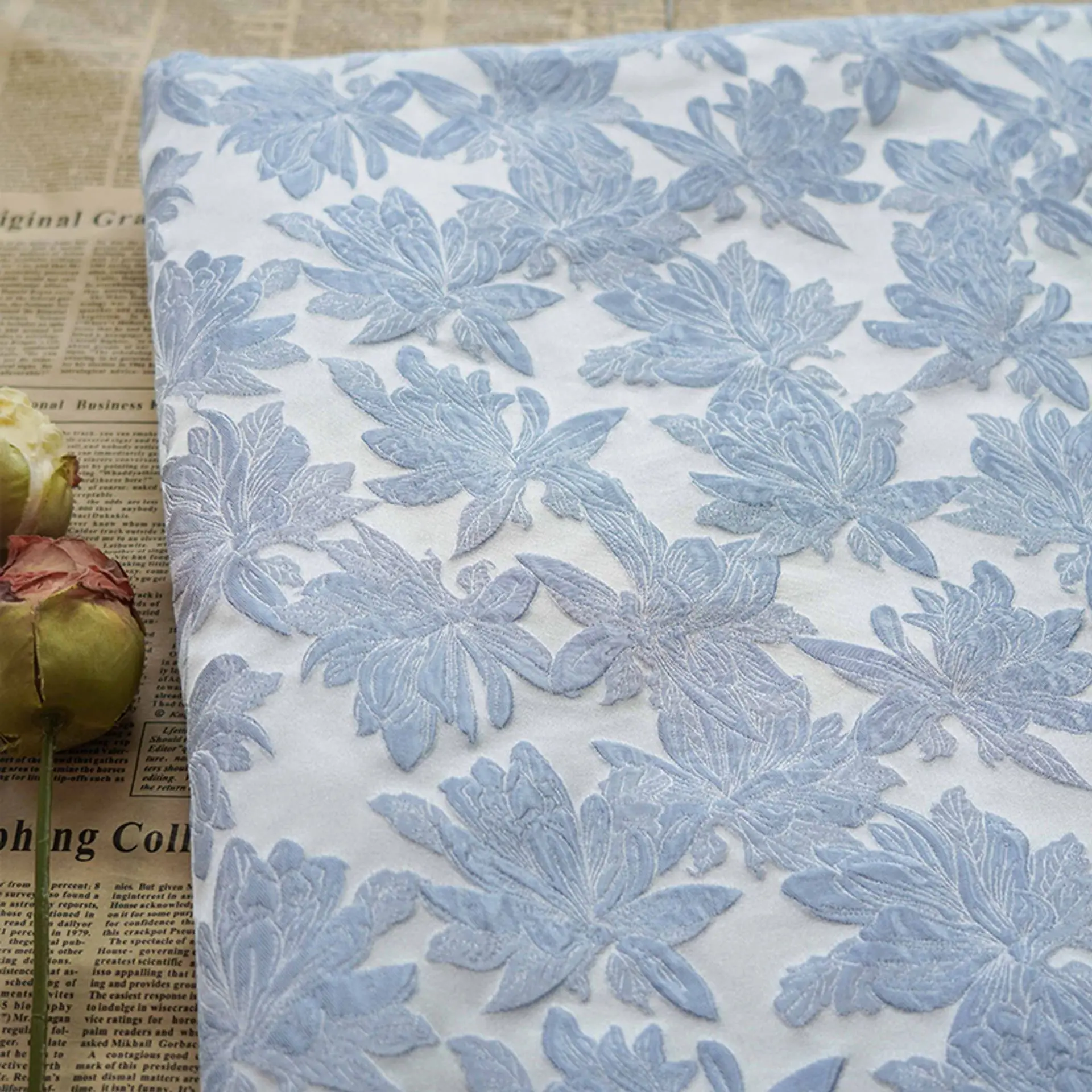 Заводская пользовательская Оптовая дизайнерская абстрактная блестящая жаккардовая ткань для одежды с люрексом