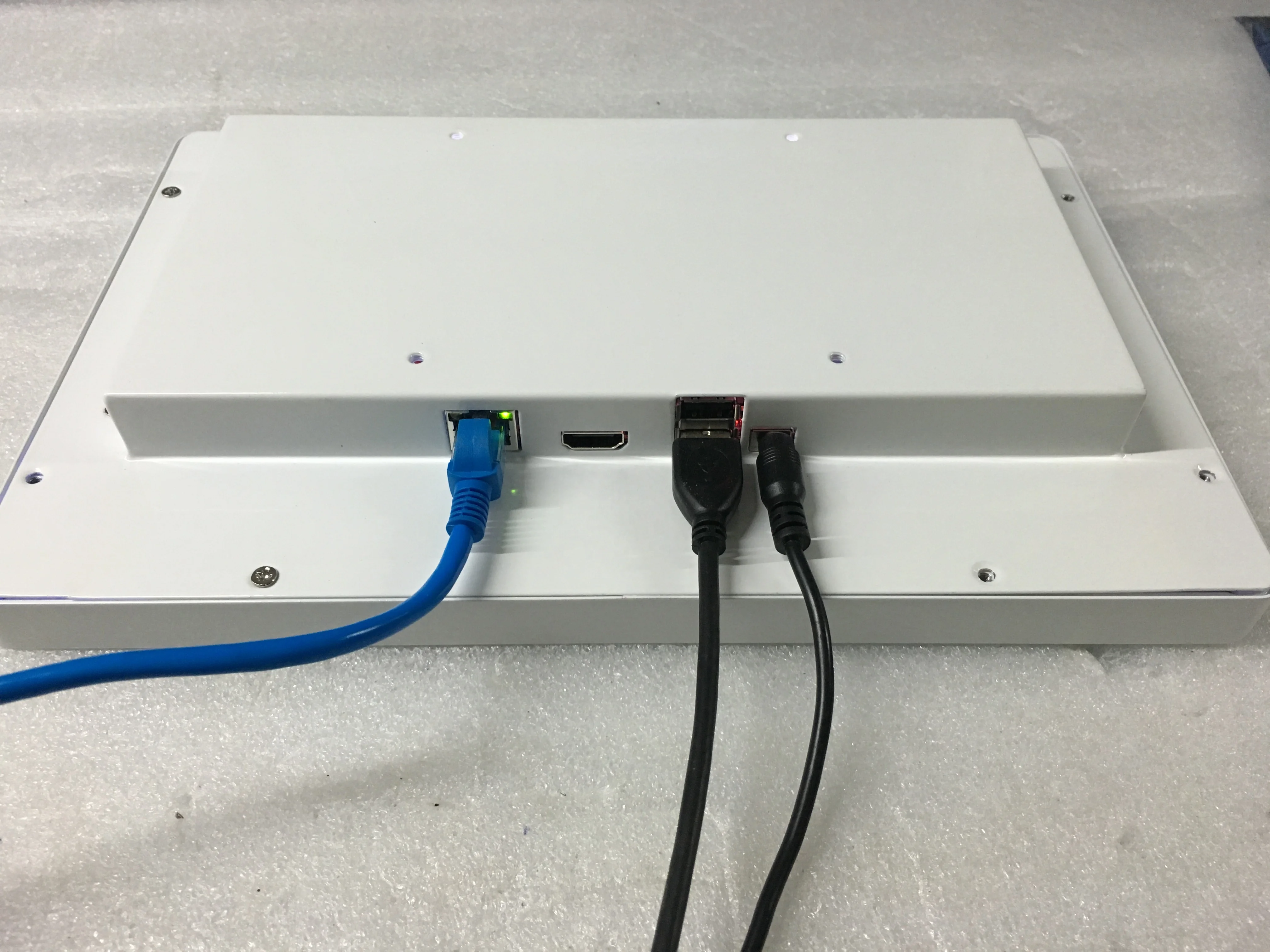 11,6 дюймовый мини-ПК AIO Monitor Z8350 PCAP Touch Win 10 Прочный планшетный ПК для промышленного применения