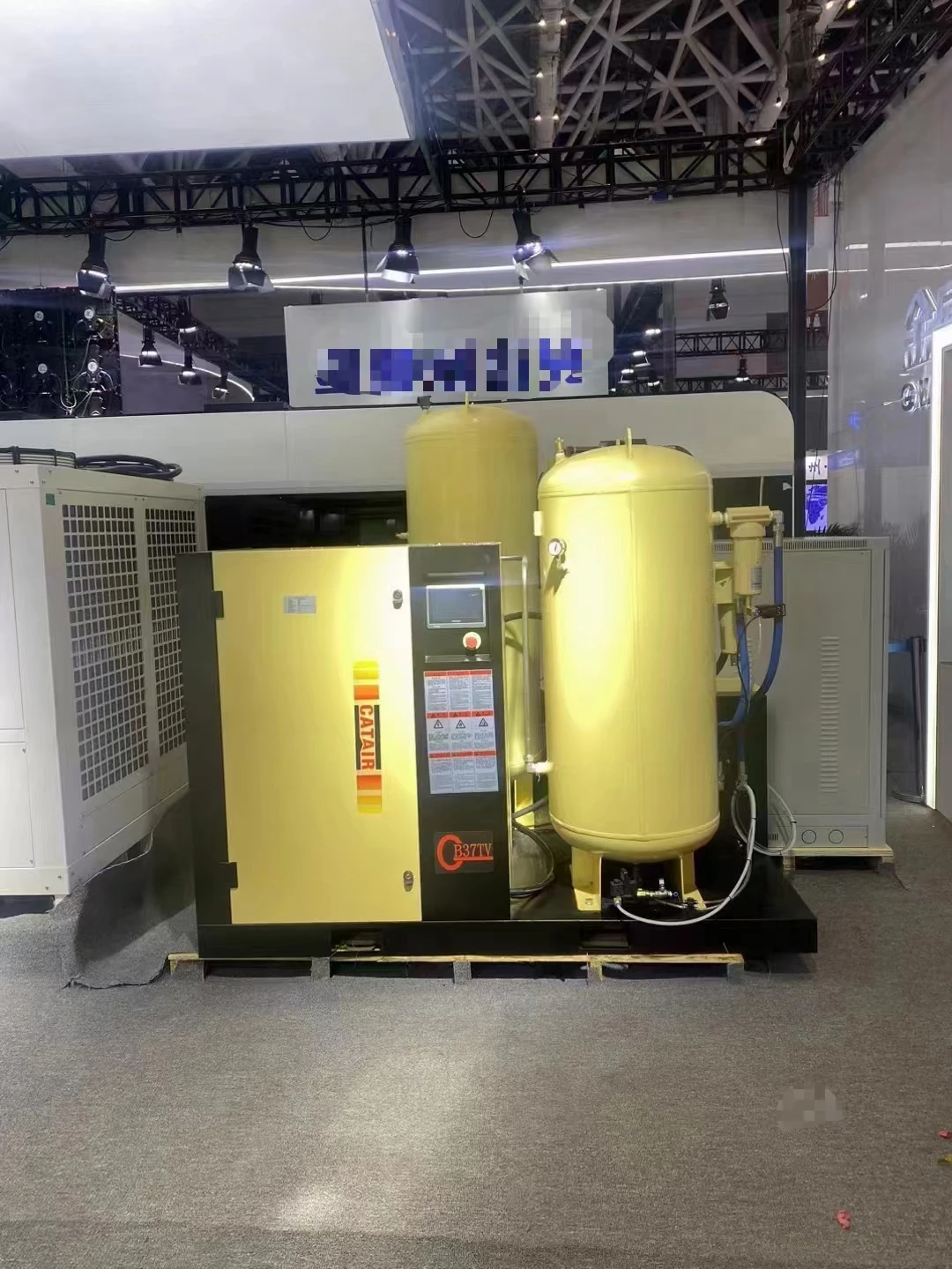four in one high pressure screw air compressor 1.55 m pa  for fiber laser cutting machine air tank freeze dryer filter