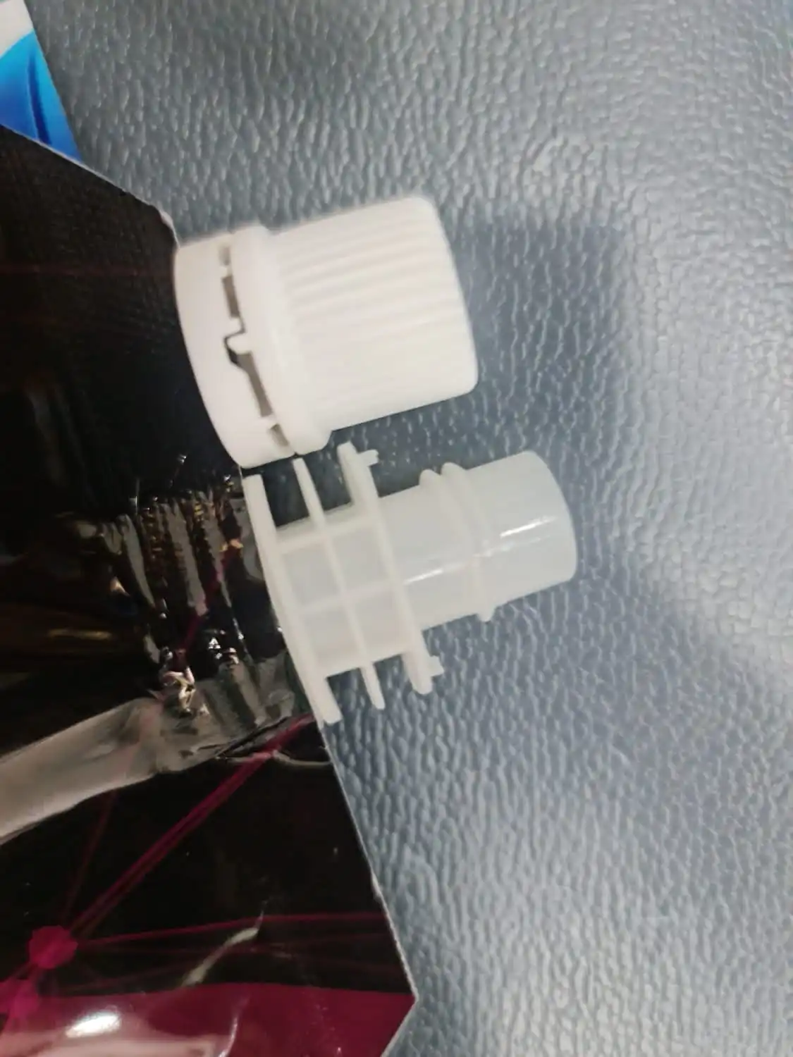 10mm plastic cap chill spout with screw cap