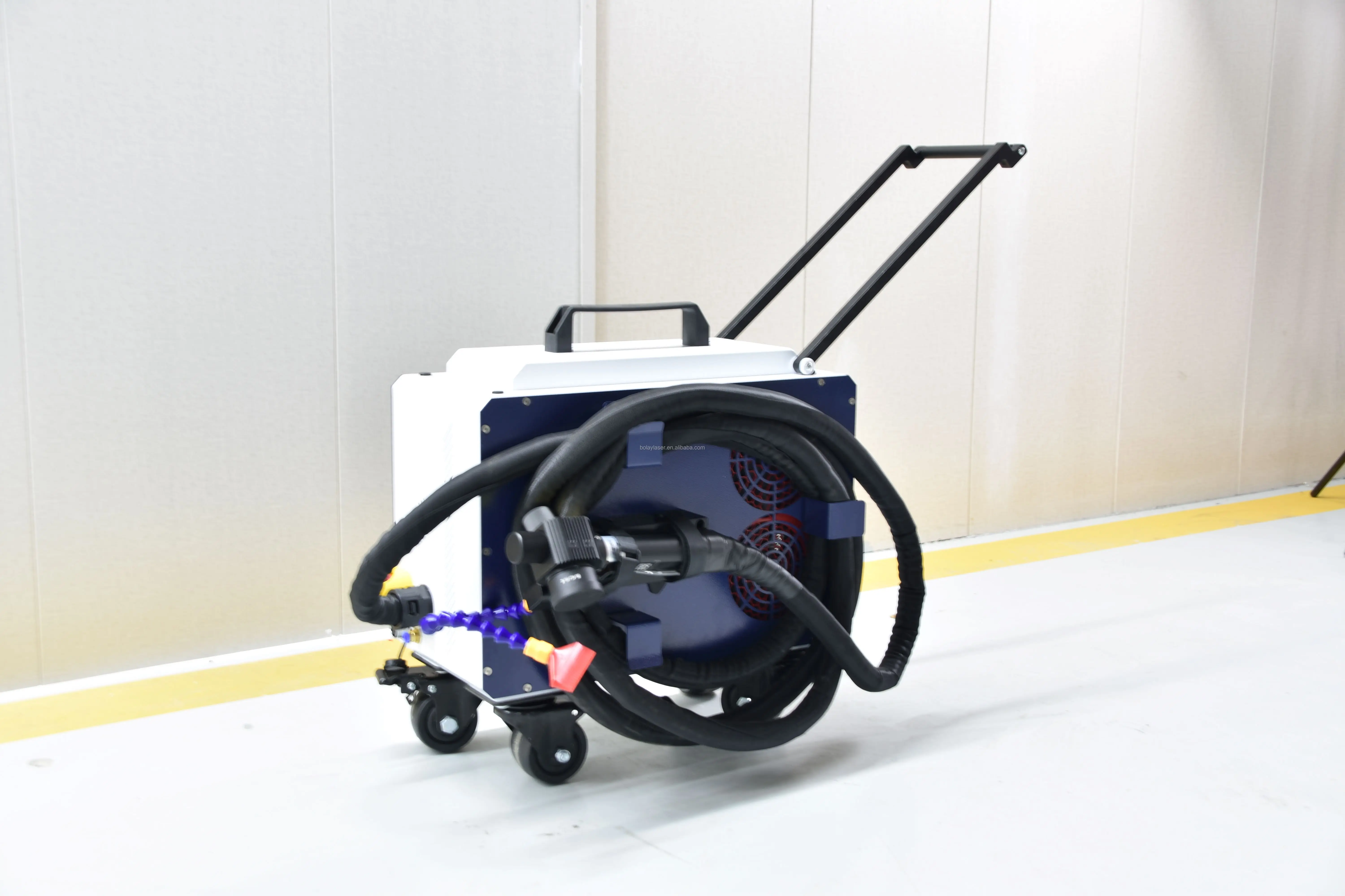 Top quality mini small size pulse laser cleaning machine 200W 100W Price for metal aluminum handheld laser cleaner  in stock