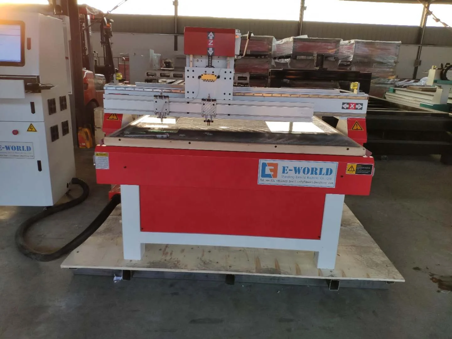 Высокоскоростной вертикальный Гравировальный фрезерный станок с ЧПУ для резки стекла и камня