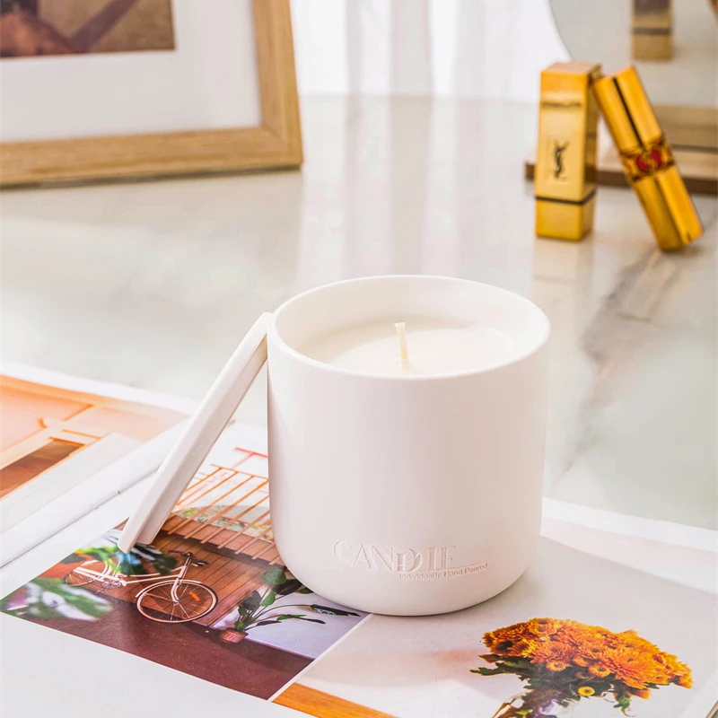 Natural Holiday Widely Used Solid Wax Ceramic Jar Scented Candle With Color Box