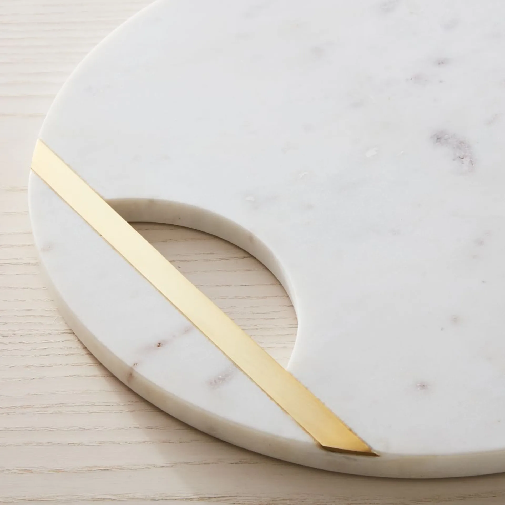 Top Quality Charcuterie Cheese Serving Platter Natural White Round Marble Brass Cheese Boards For Hotel Restaurant