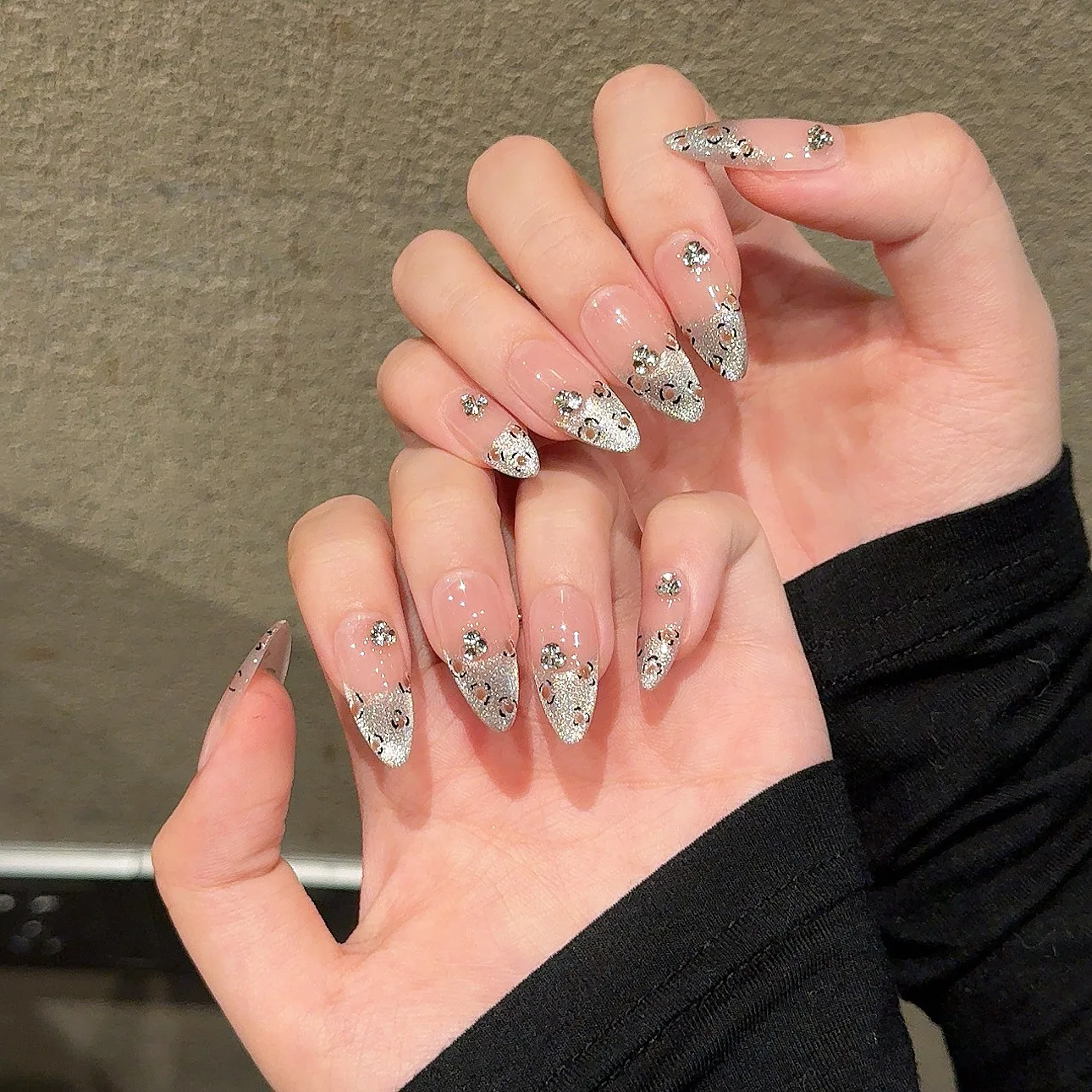 Wholesale custom high quality cute and beautiful short nails handmade nail set pressed on the nails