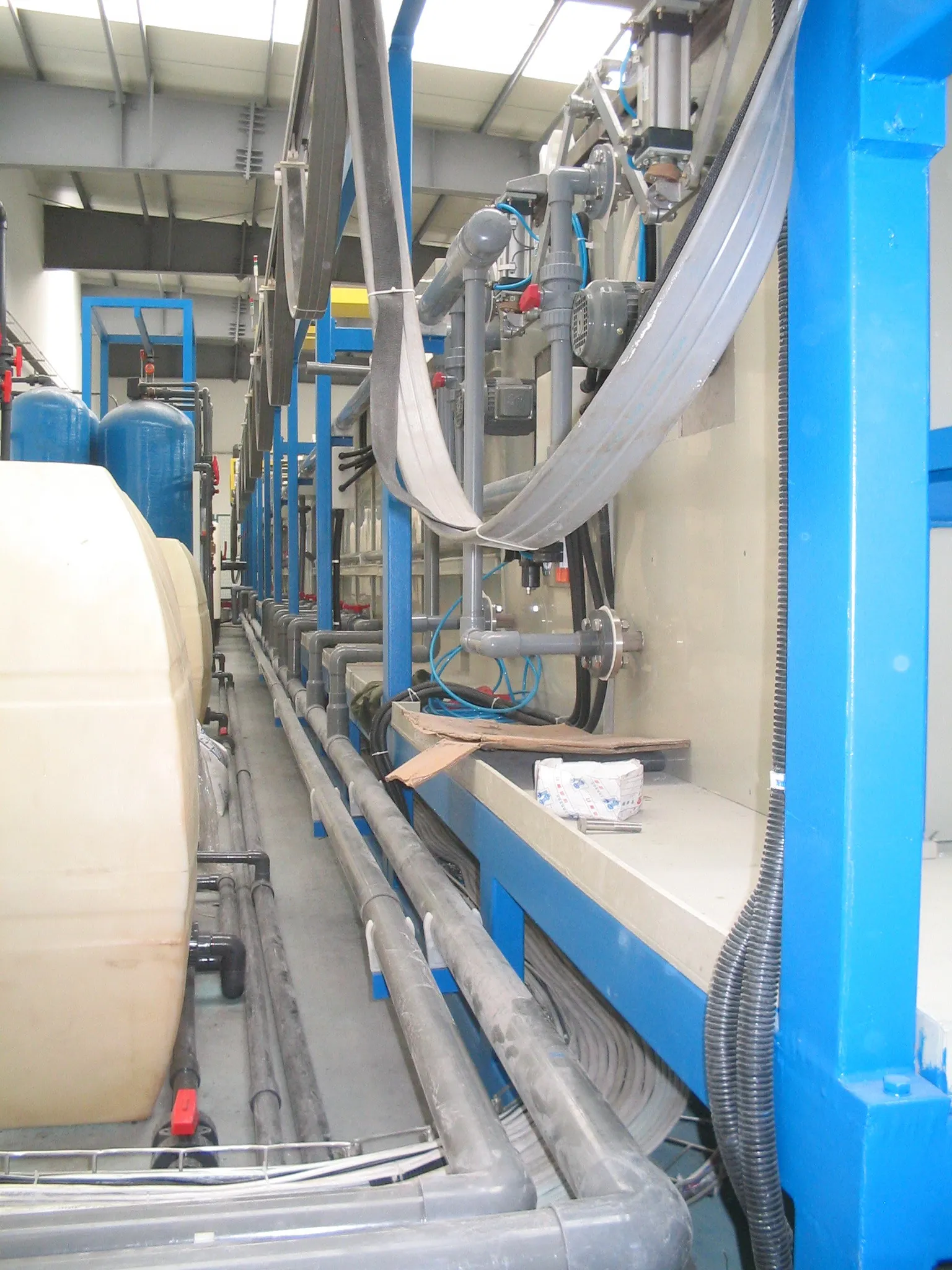 Automatic gantry type zinc plating production line