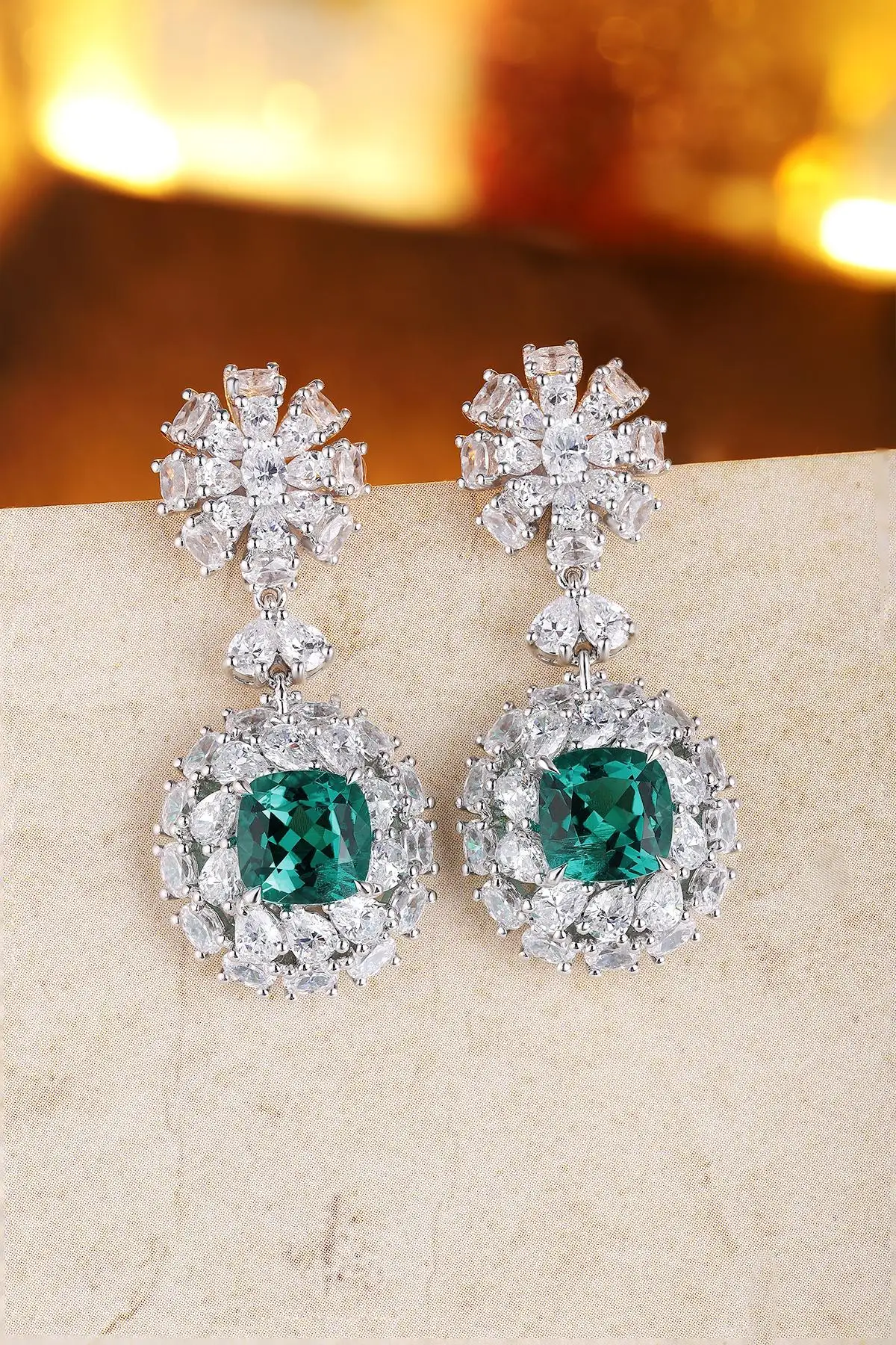 Fashion Jewelry Bling Earrings Lab Grown Gemstone 9.9CT Luxury Emerald Green Earrings Cushion Cut Diamond Drop Earring for Women