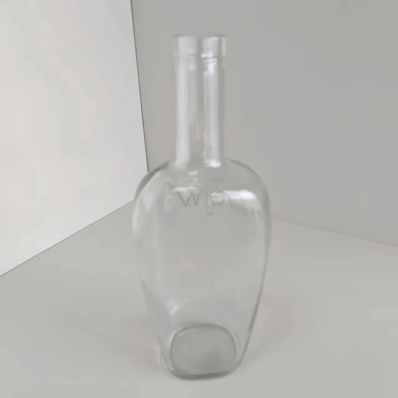 Bouteille De Whisky En Verre Premium Bespoke 750 ml 700ml Pewter Metal Labels Rum Gin Whiskey Vodka Bouteille En Verre