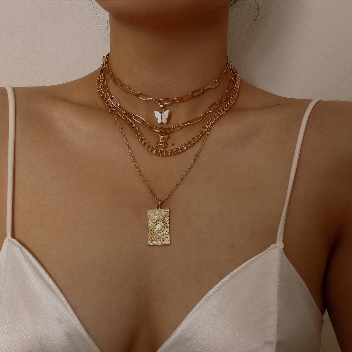 
60113 Europe and America Jewelry 2020 Layered Custom Butterfly Bear Cross Gold Chain Chunky Fashion Women Pendant Necklace 