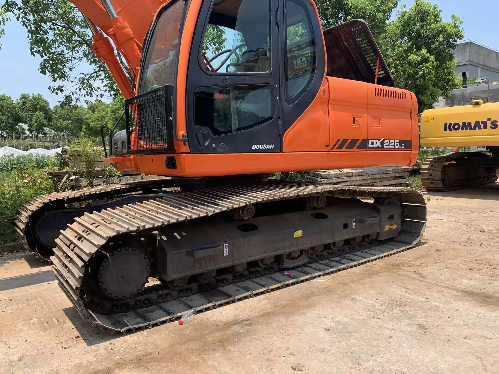 Japan made used cheap crawler excavator used Doosan DH220 DX225