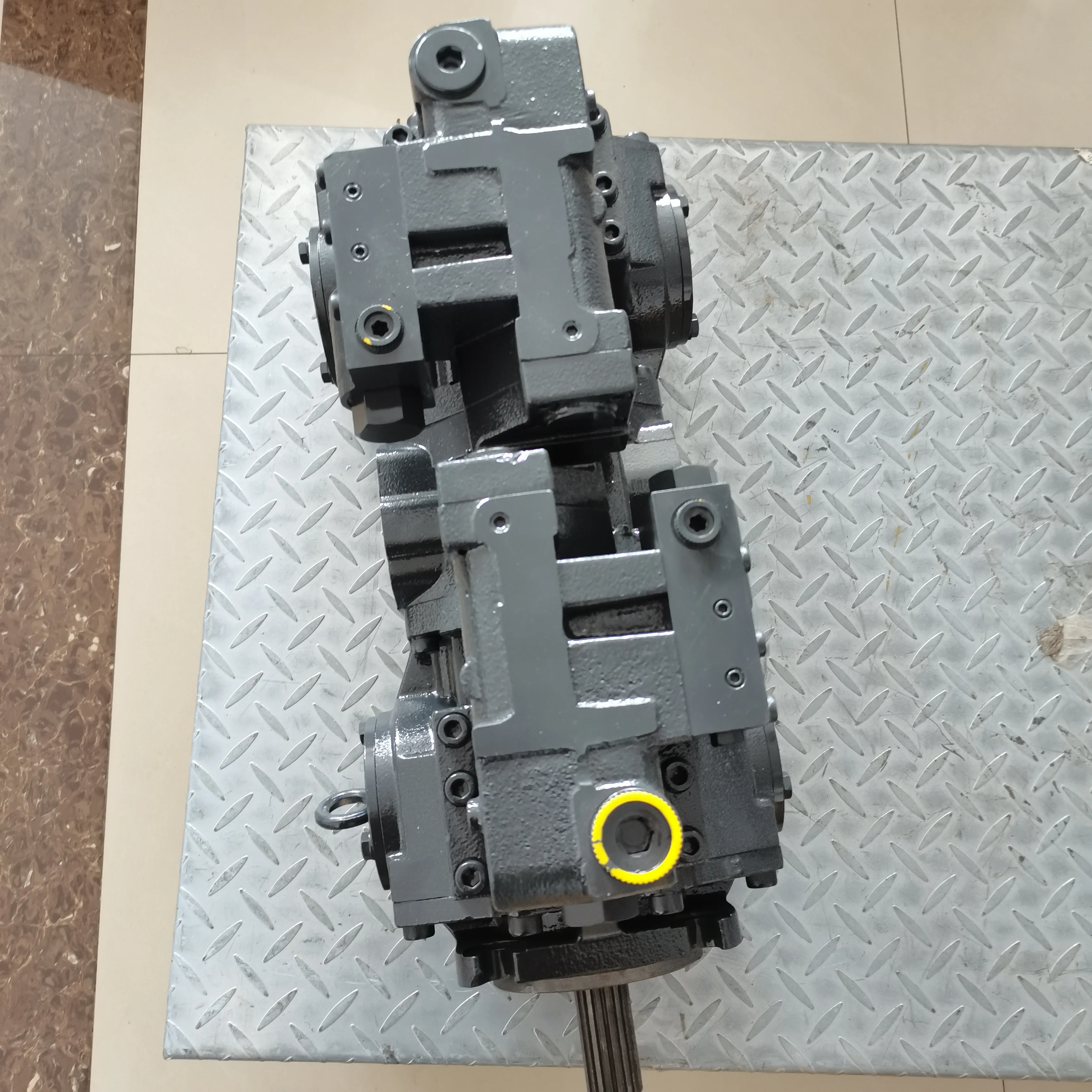 Huida GD805A-1 Запасные детали для автогрейдера 235-60-11100 гидравлический насос в сборе б/у
