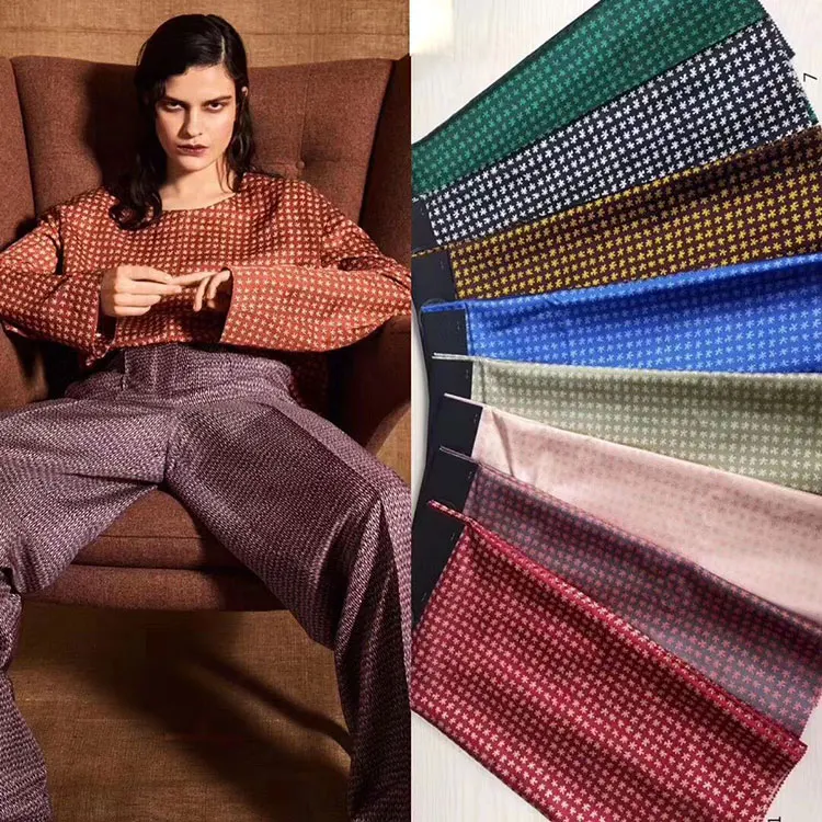 Fast delivery woven yarn dyed 150GSM dress fabric floral print brocade jacquard fabric luxury clothes jacquard fabric