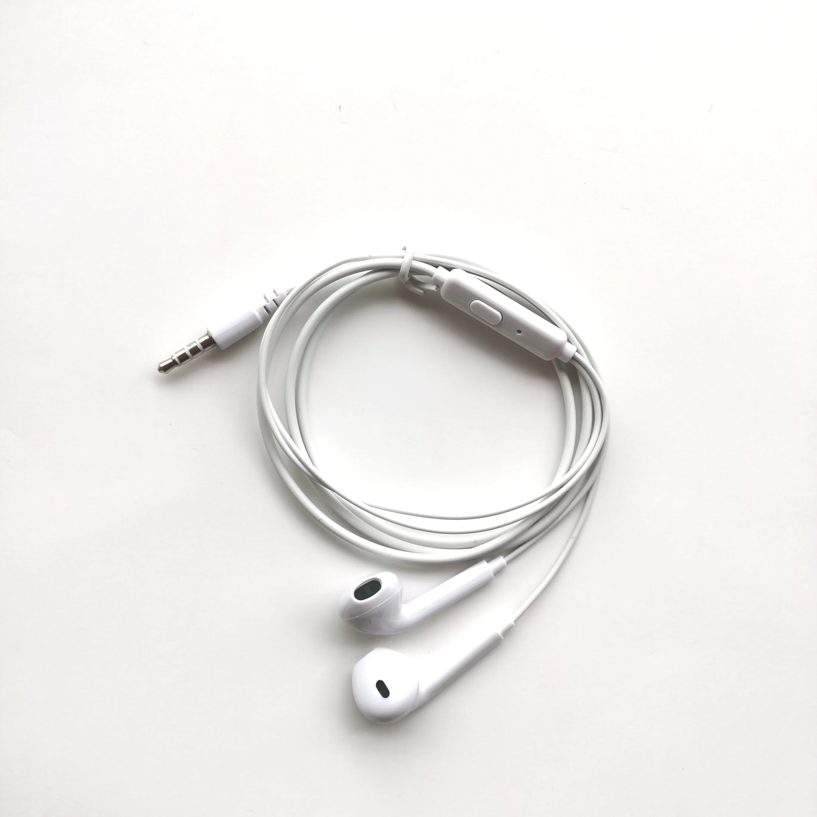 OEM/ODM HD quality	In ear noise cancelling high bass wired	dynamic microphone	earphone earbuds