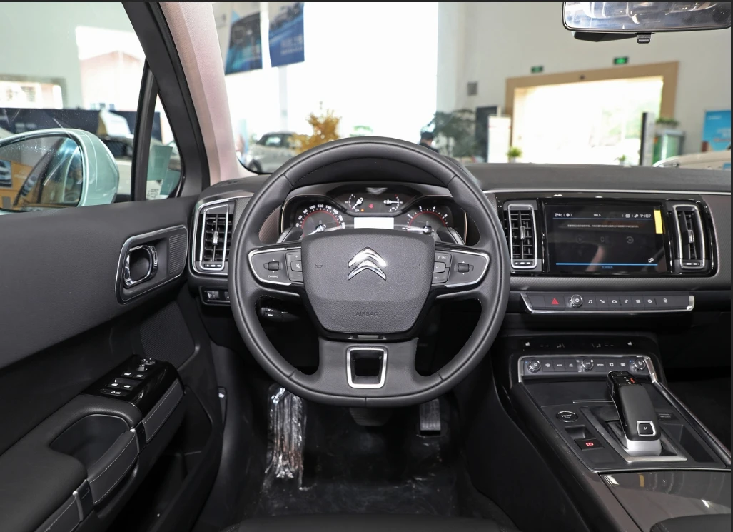2023 Latest Launched Medium Sedans Dongfeng Citroen C6 400THP Gasoline Engine Vehicles 5-Seat Notchback Left Hand Drive Cars