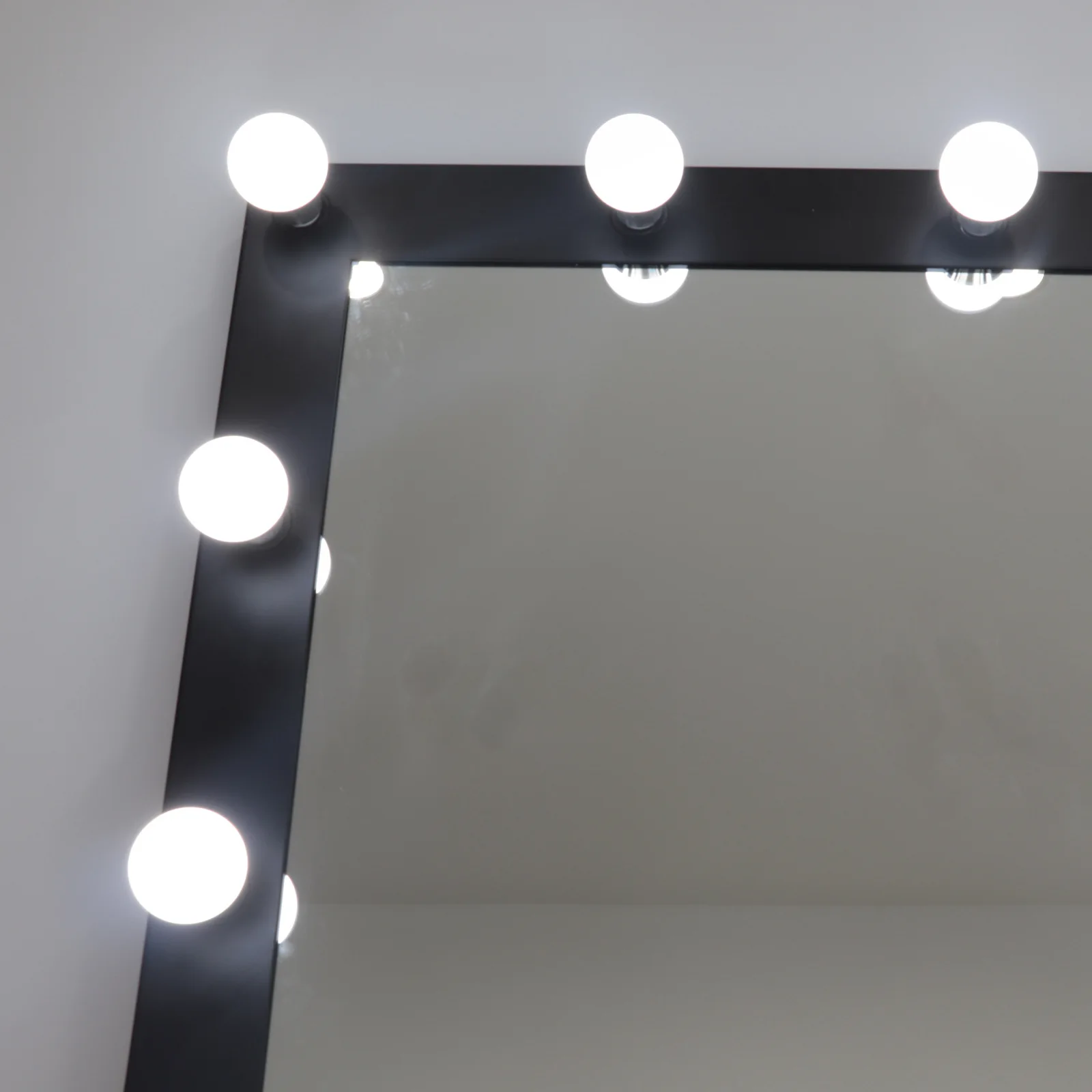 Manufacturer wholesale Hollywood studio full-size mirror, living room vertical make-up table, floor mirror with bulb