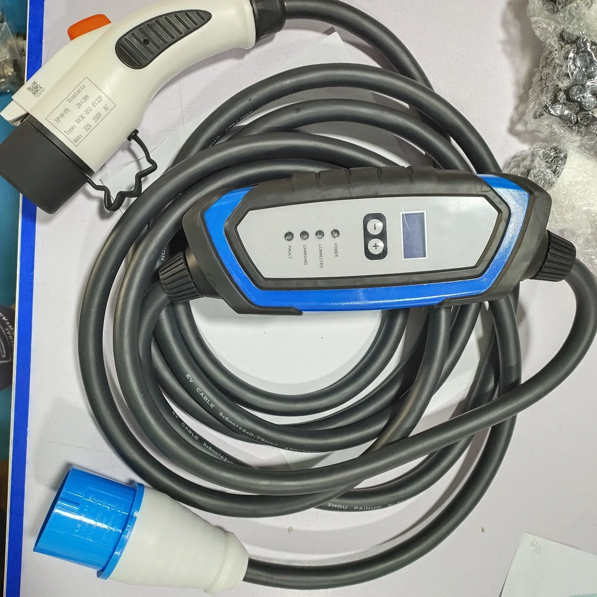 Mode 2 EVSE Ev Charger  Type 1 SAE J1772 Plug Portable 32A 7KW With Screen Control box Home Use