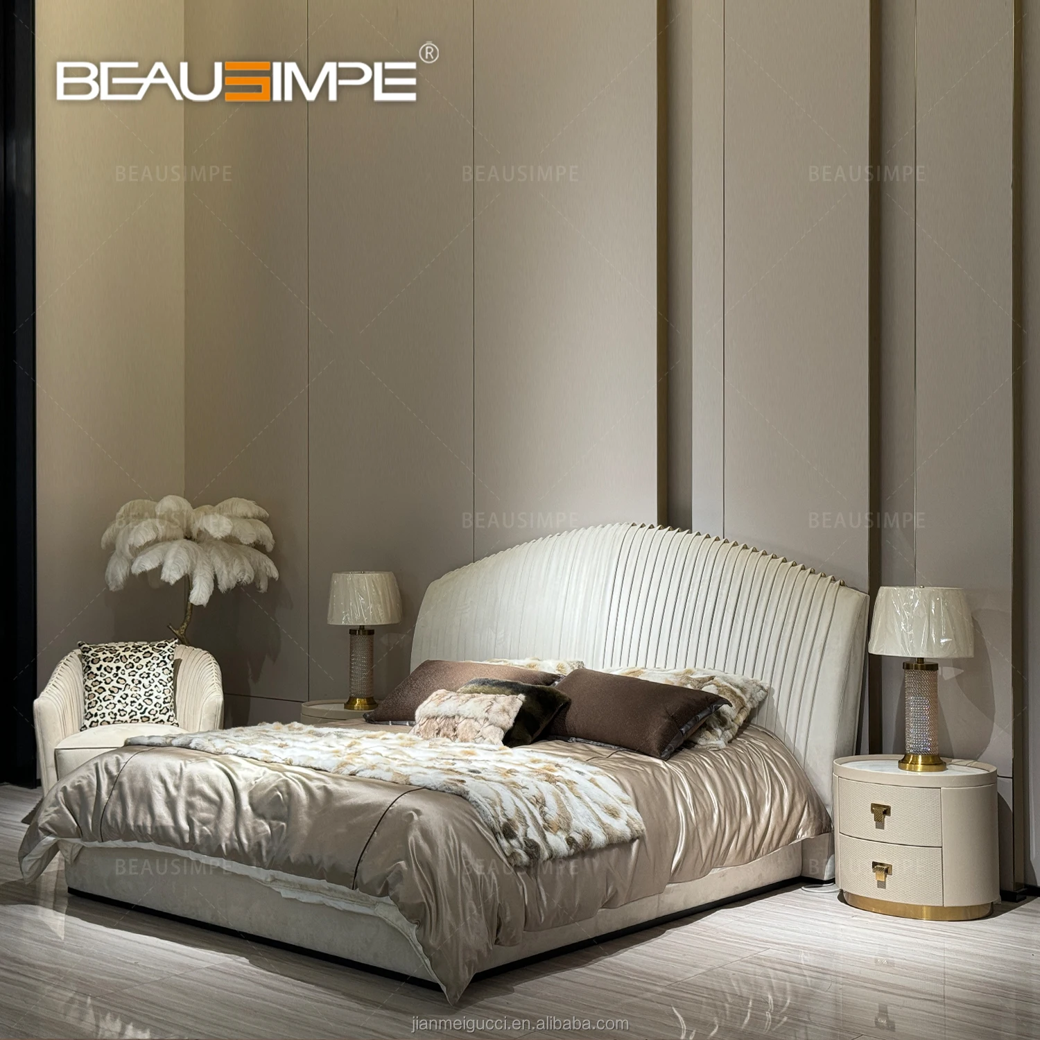 Modern Luxury Queen Bed Set Metal Velvet Fabric Italian Bedroom Furniture King Size Bed Mattress Royal Design Bedframe