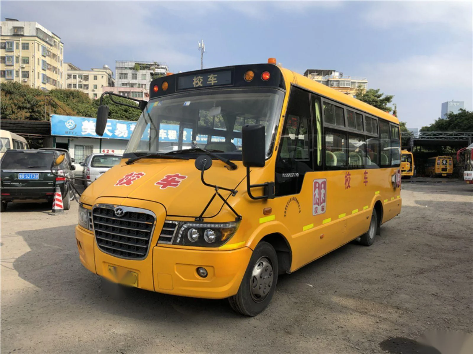 Popular Coaches Used Yutong School Bus 41 Seaters Youtong Second Hand Bus Kids School Train Buses for Sale