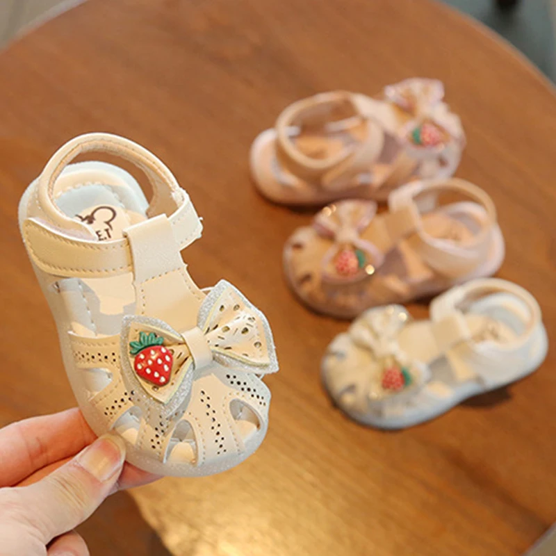 KSA136 Korean style love sandals, Baotou n children Princess 0-3 years old soft sole baby shoes walker newborn baby shoes