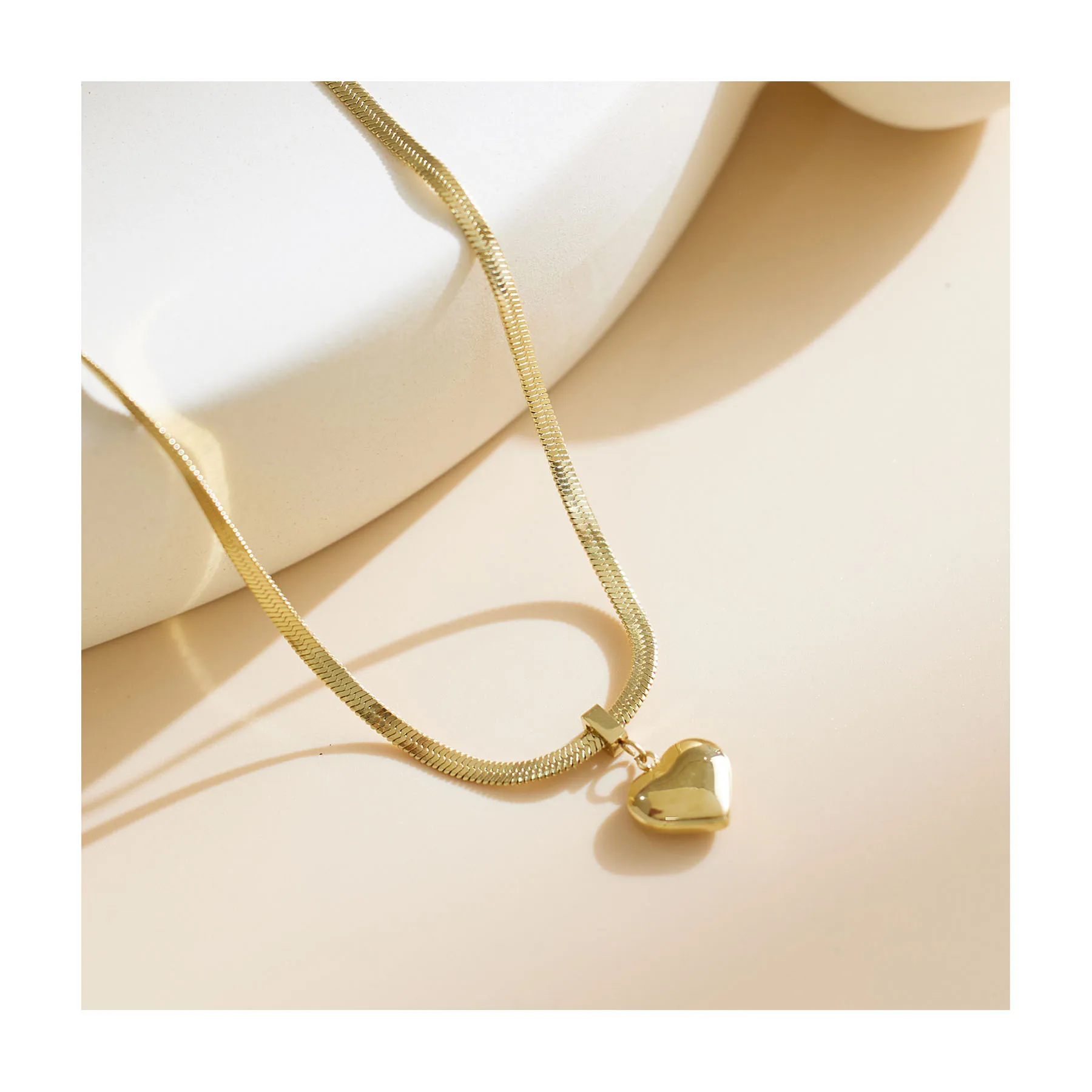 XIXI New Trendy Waterproof Charm 18k Gold Plated Stainless Steel Snake Chain Love Heart Women Link Fashion Jewelry Necklaces