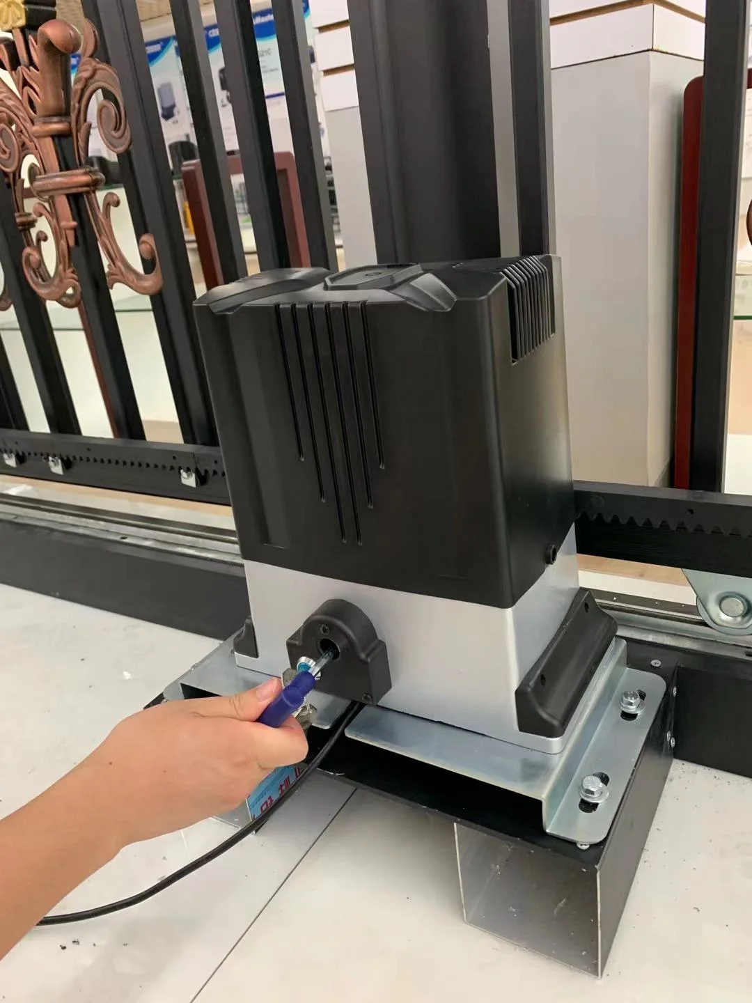 LockMaster SFG18H 370W 1200KGS Heavy Duty Electric Sliding Gate Motors Manufacturers Automatic Sliding Gate Opener