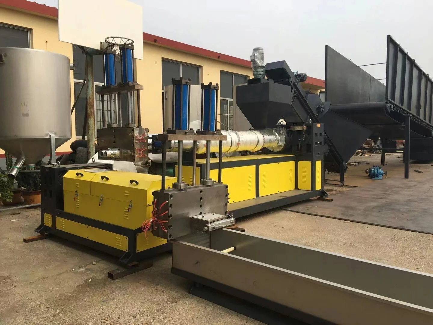 Многофункциональная пластиковая полиэтиленовая/LDPE/LLDPE/BOPP пленочная сумка Нетканая волокнистая грануляционная линия пластиковый экструдер