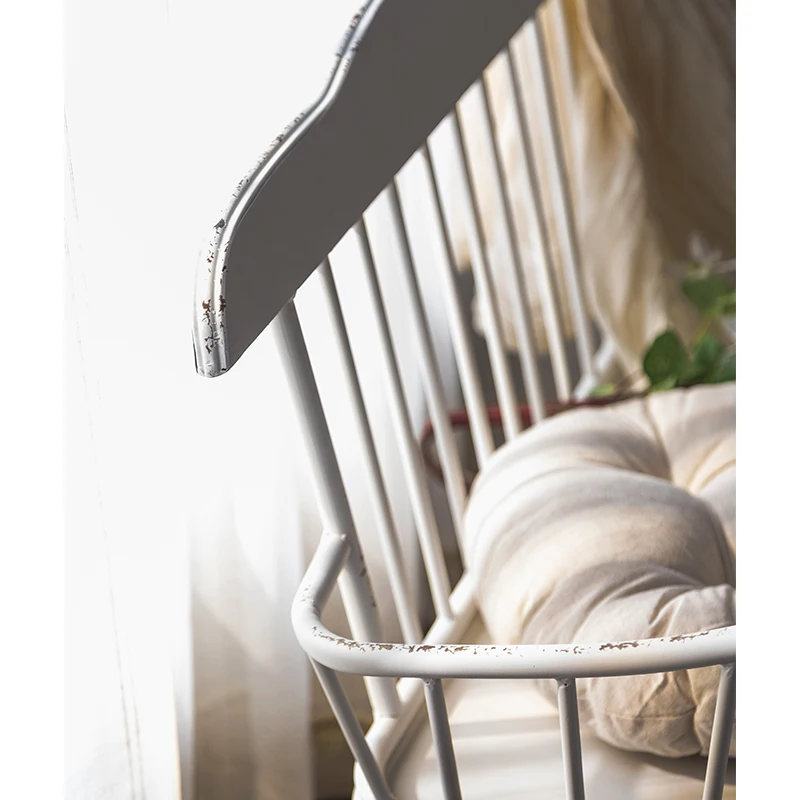 New High Quality Antique European Distressed Metal Outdoor Garden Seating Bench At Wholesale Price From China Manufacturer