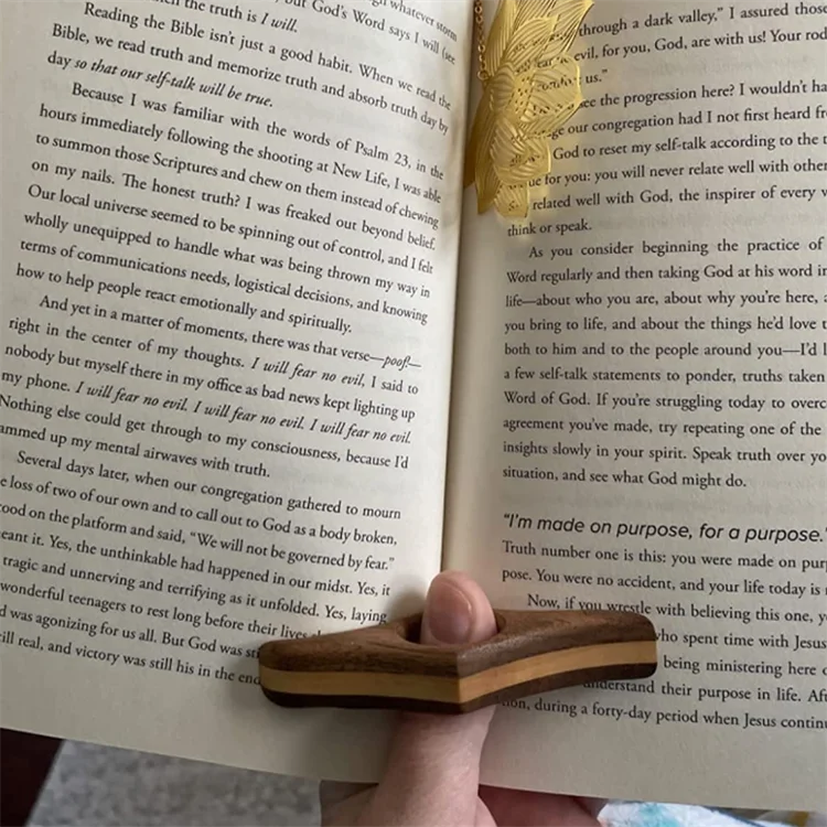 Крутой необычный держатель для книг полезные подарки учителей деревянный на