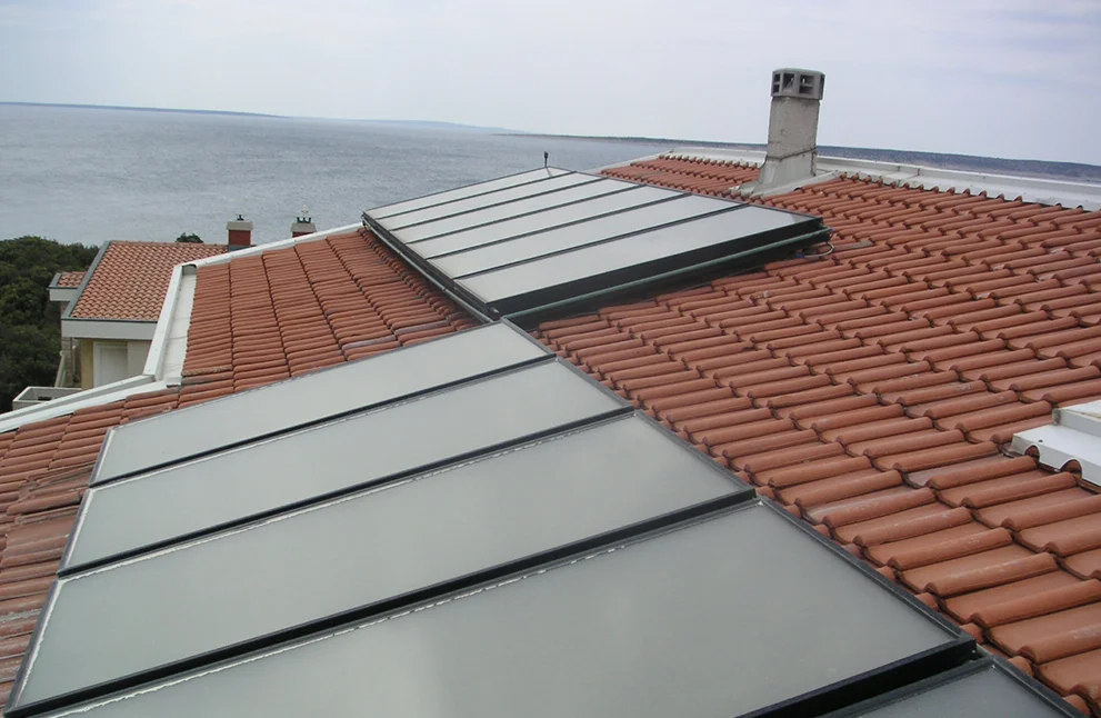 BTE  SOLAR flat plannes solar thermal collectors