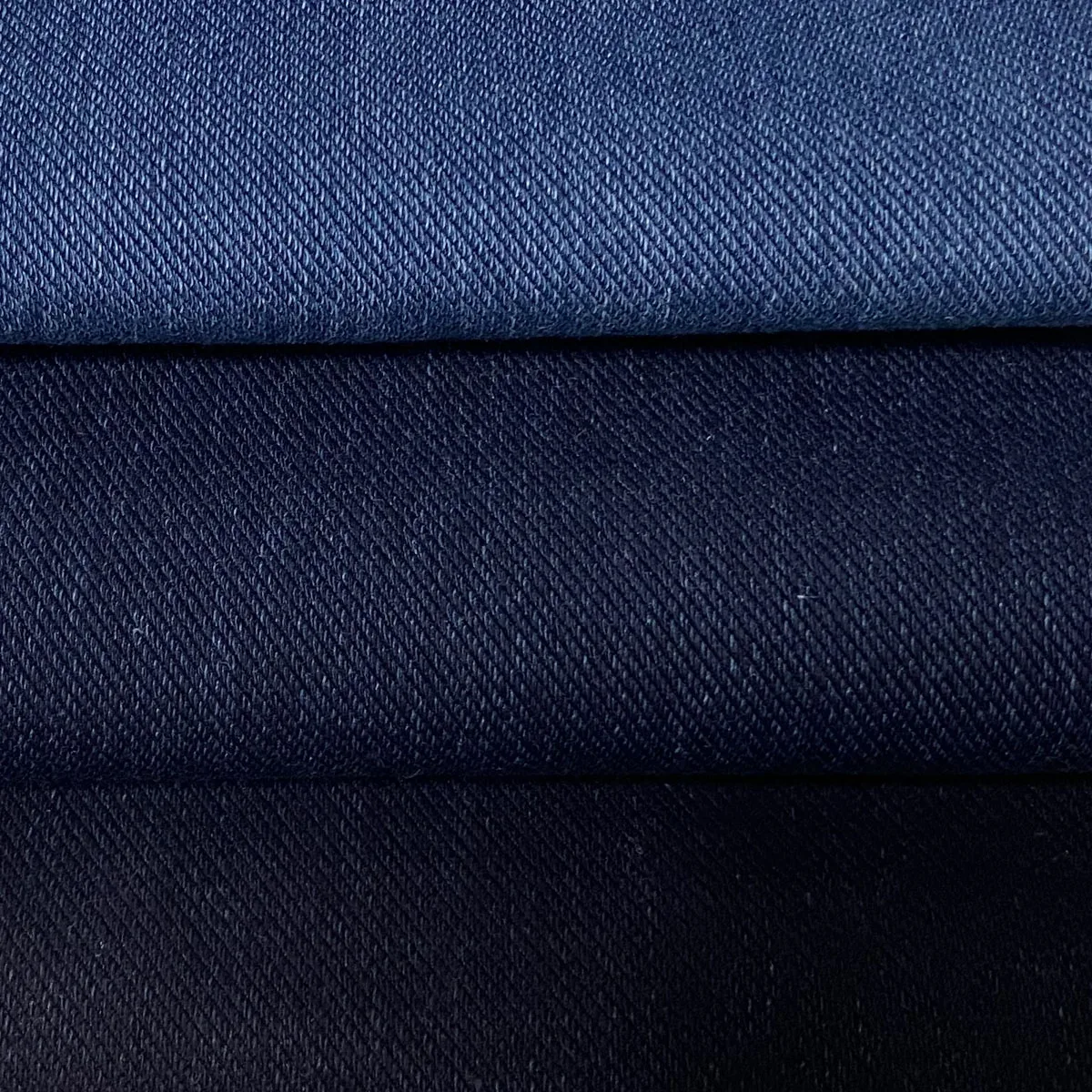  В наличии саржевая ткань 96% хлопок 4% спандекс пряжа цвета индиго трикотажная джинсовая